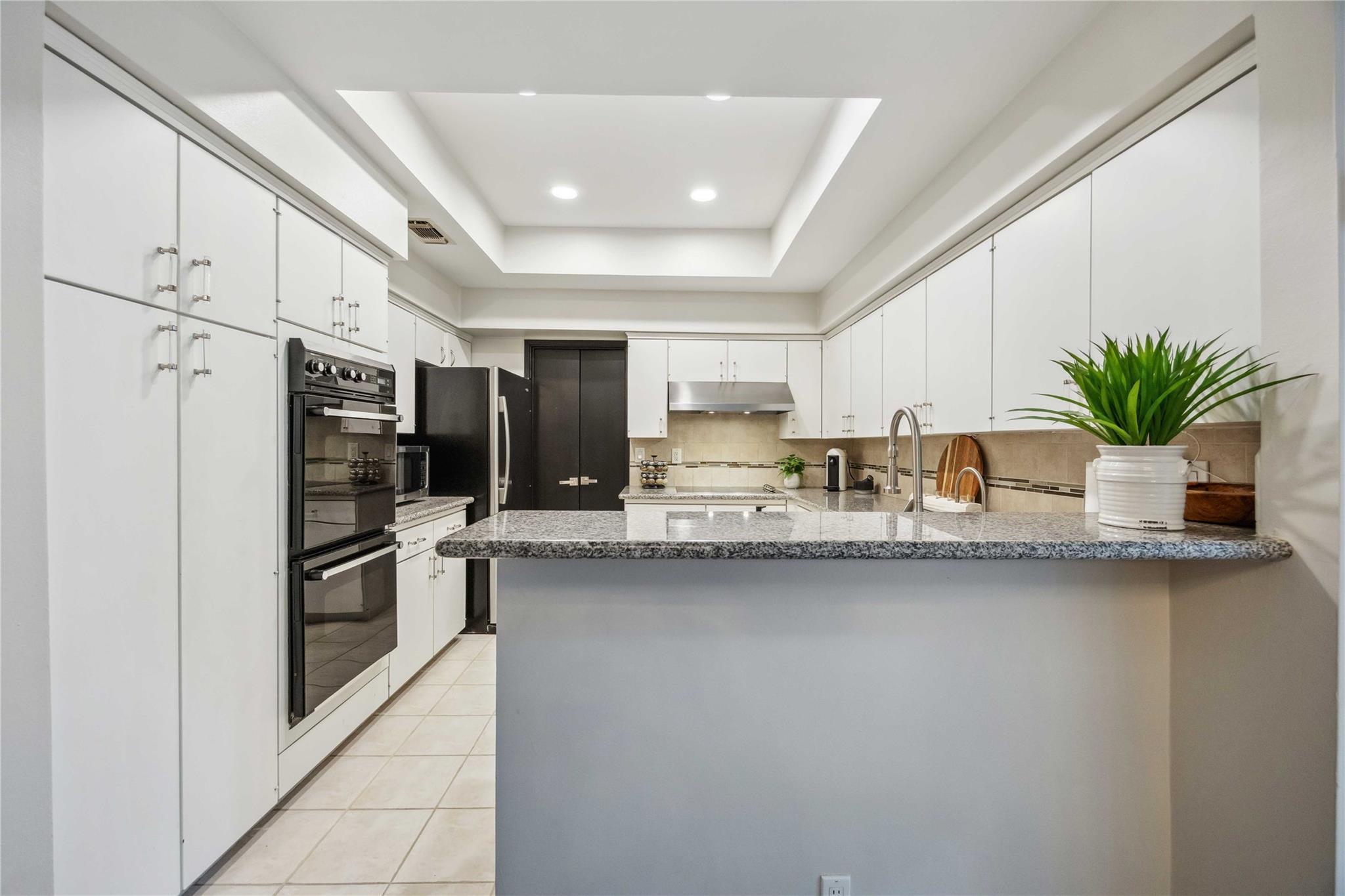 3 Litchfield Lane # 220