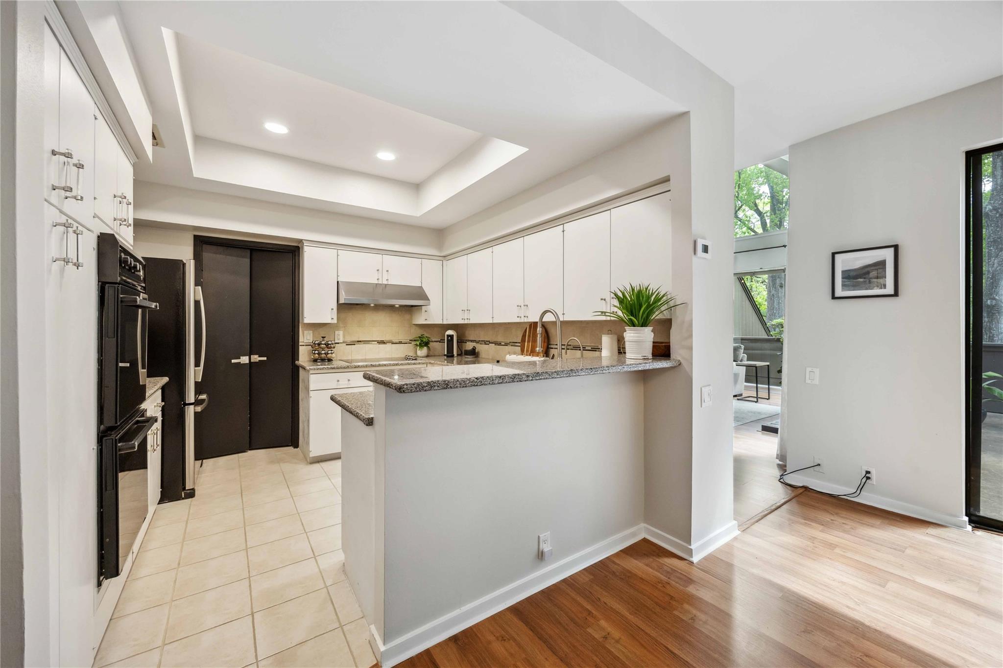 3 Litchfield Lane # 220