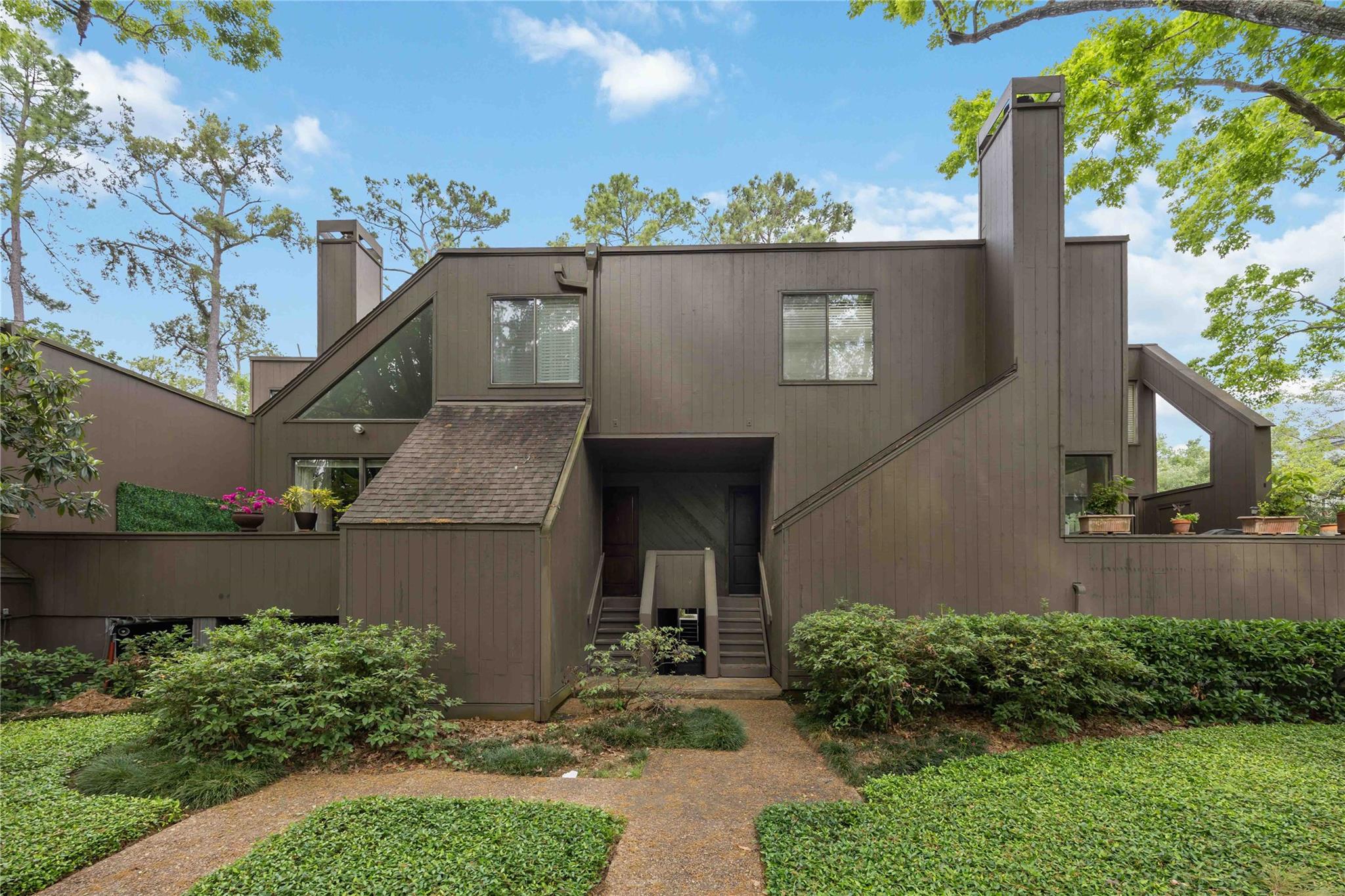 3 Litchfield Lane # 220