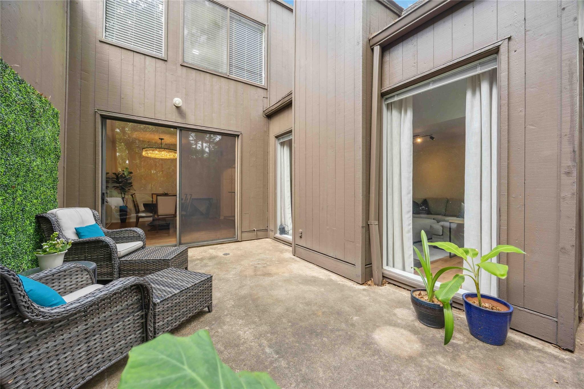 3 Litchfield Lane # 220