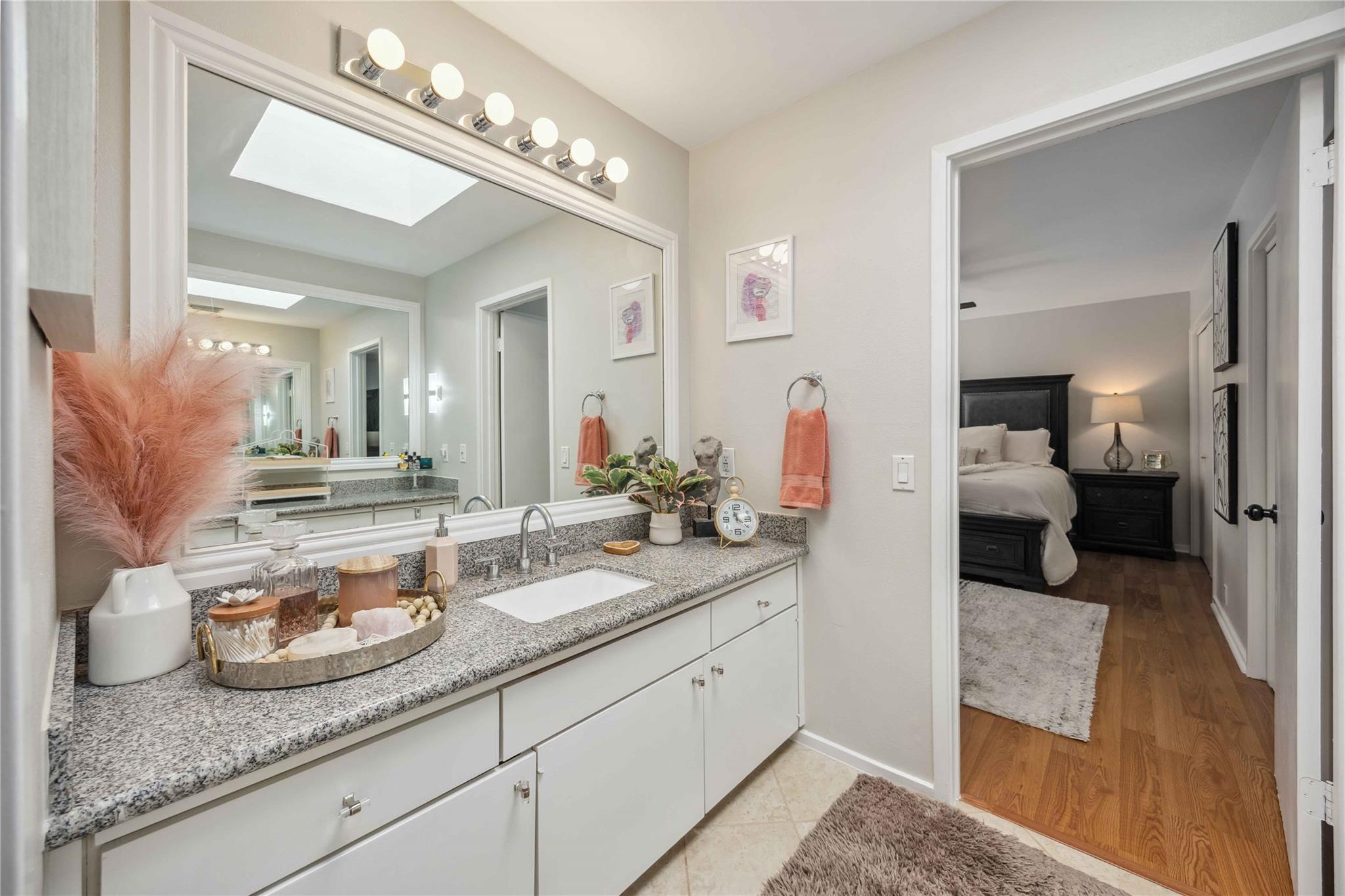 3 Litchfield Lane # 220