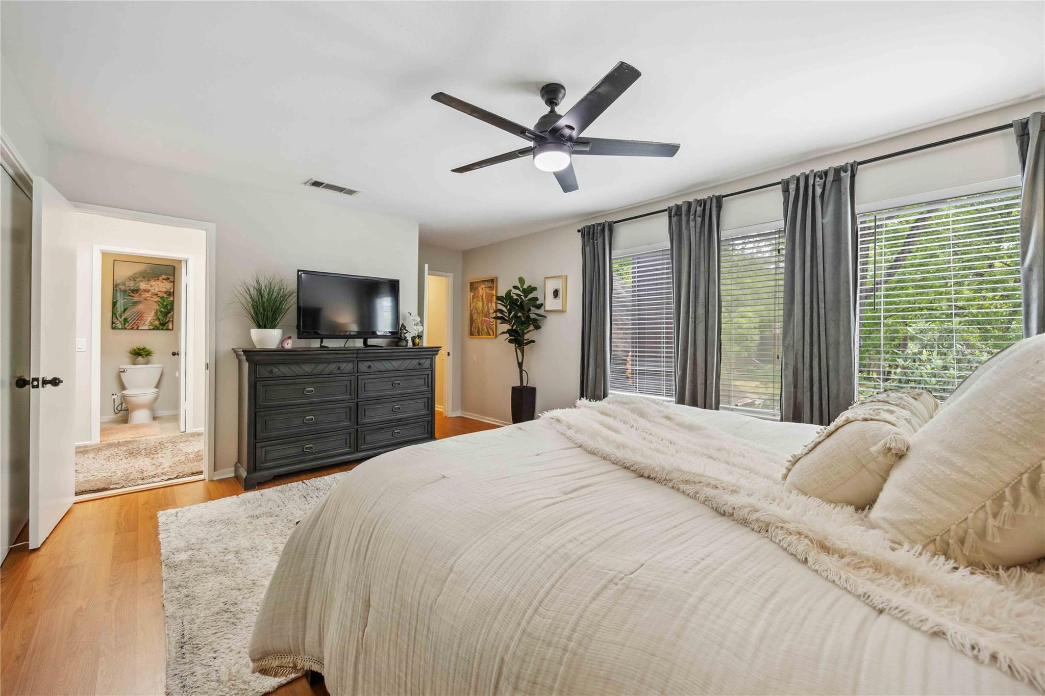 3 Litchfield Lane # 220
