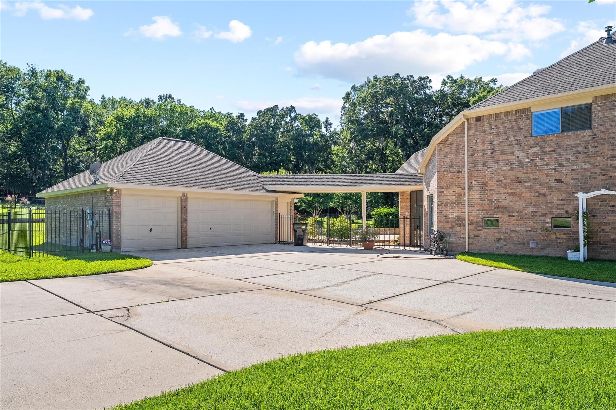 11309 Harbor Breeze Drive