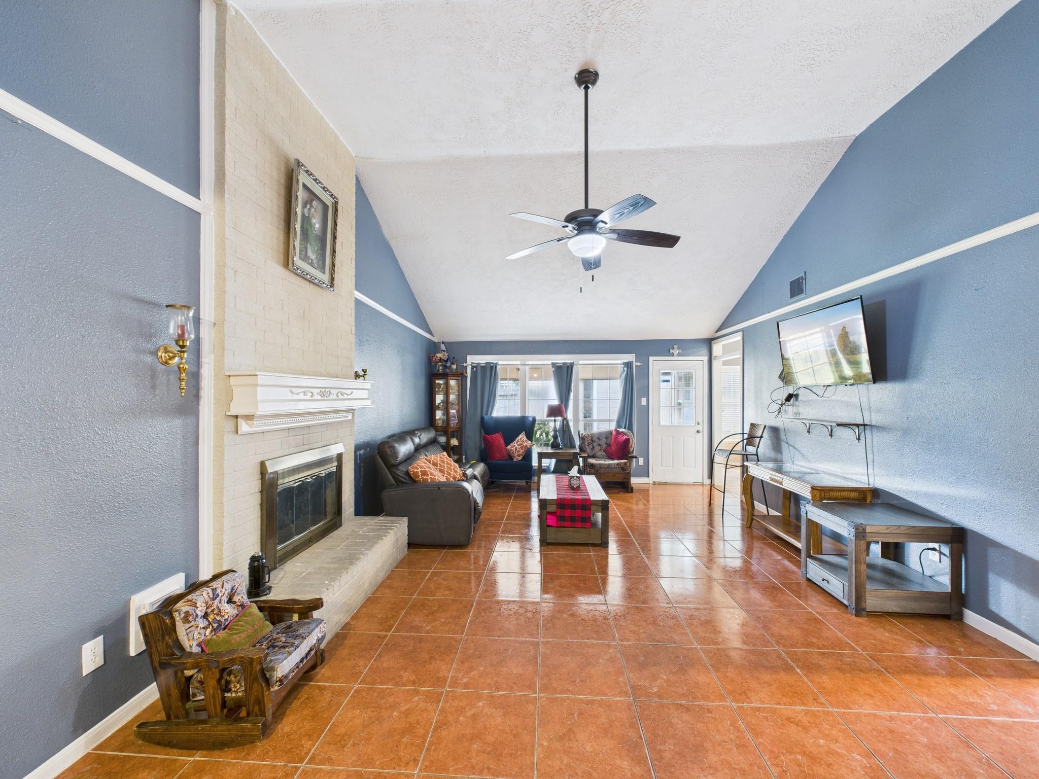 16207 N Meadow Drive