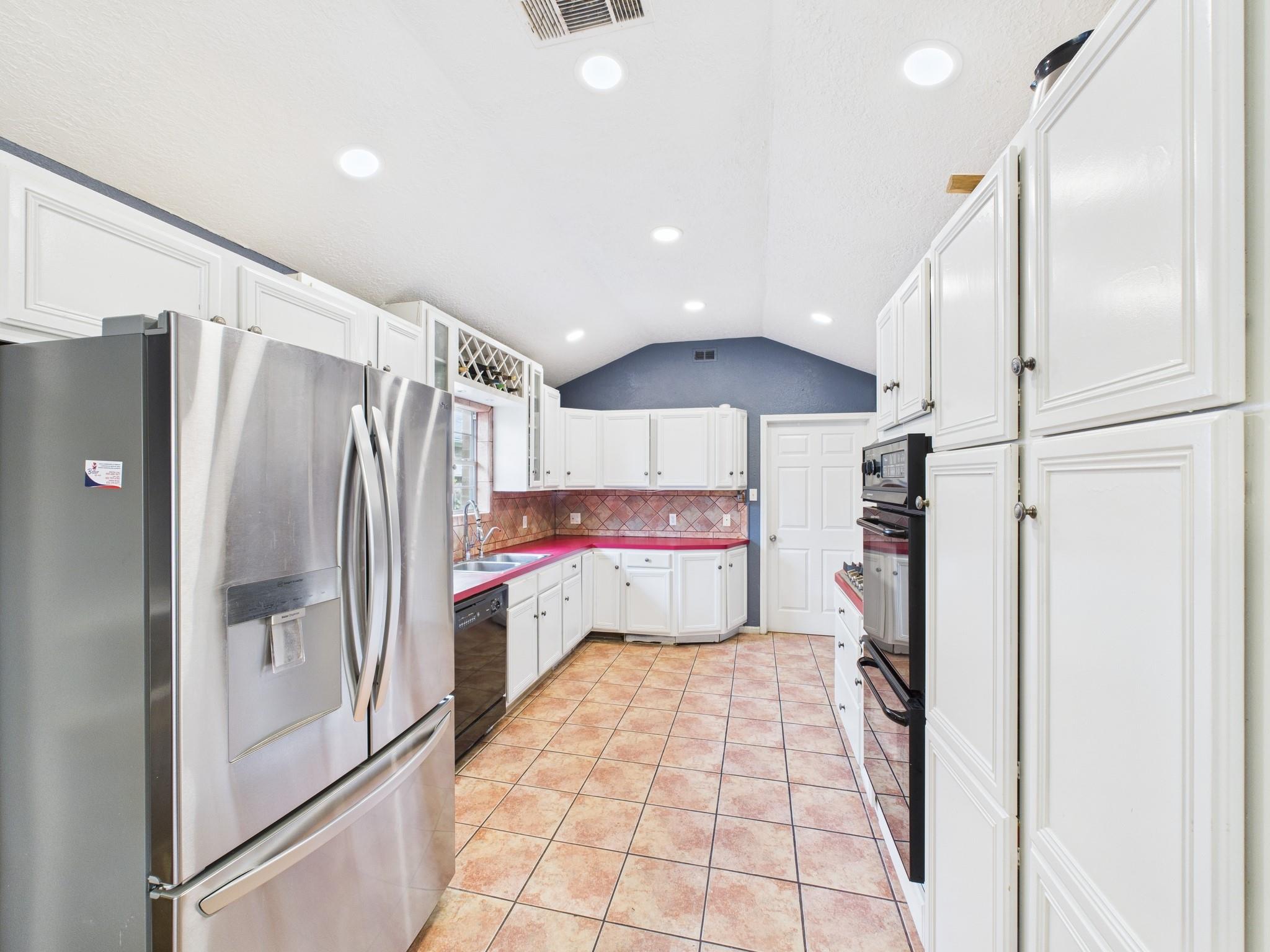 16207 N Meadow Drive