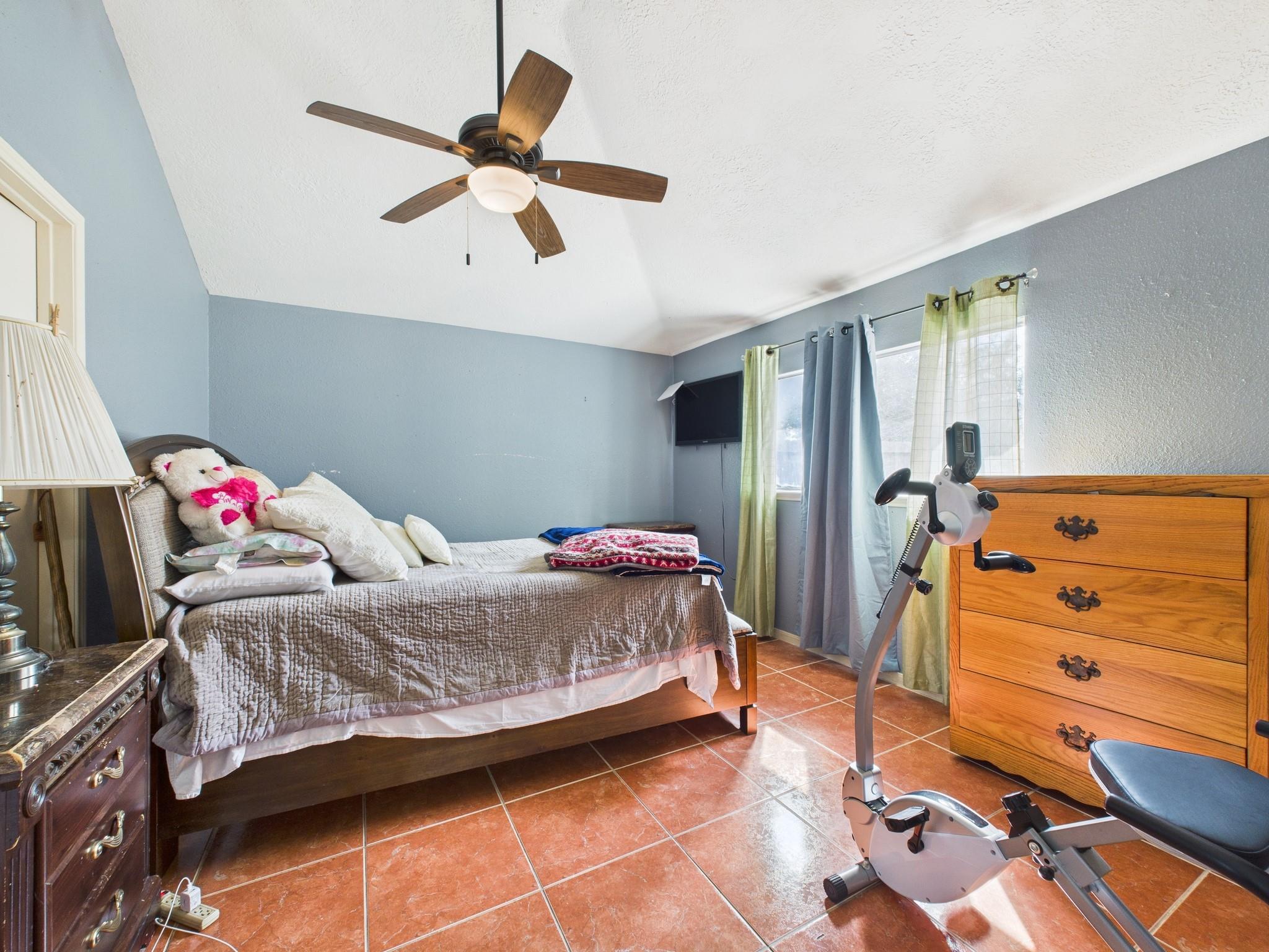 16207 N Meadow Drive