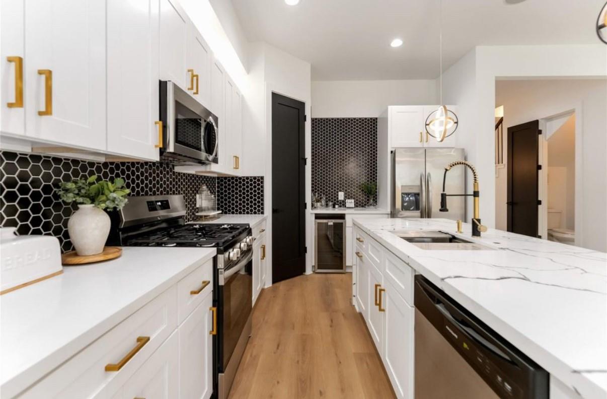 4121 Shelby Circle # B