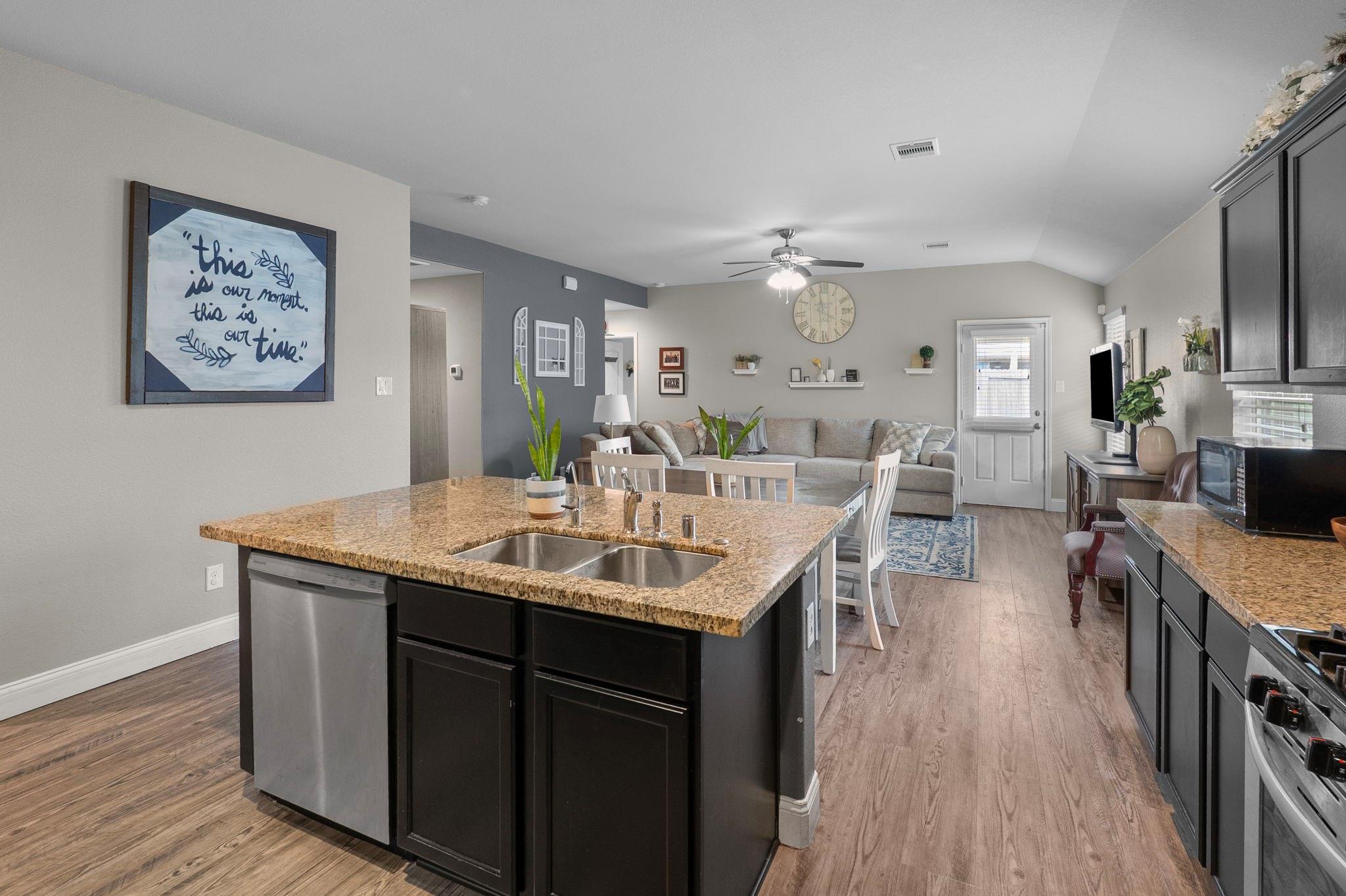 23131 Royal Tiger Road