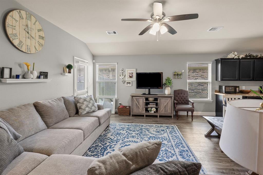 23131 Royal Tiger Road