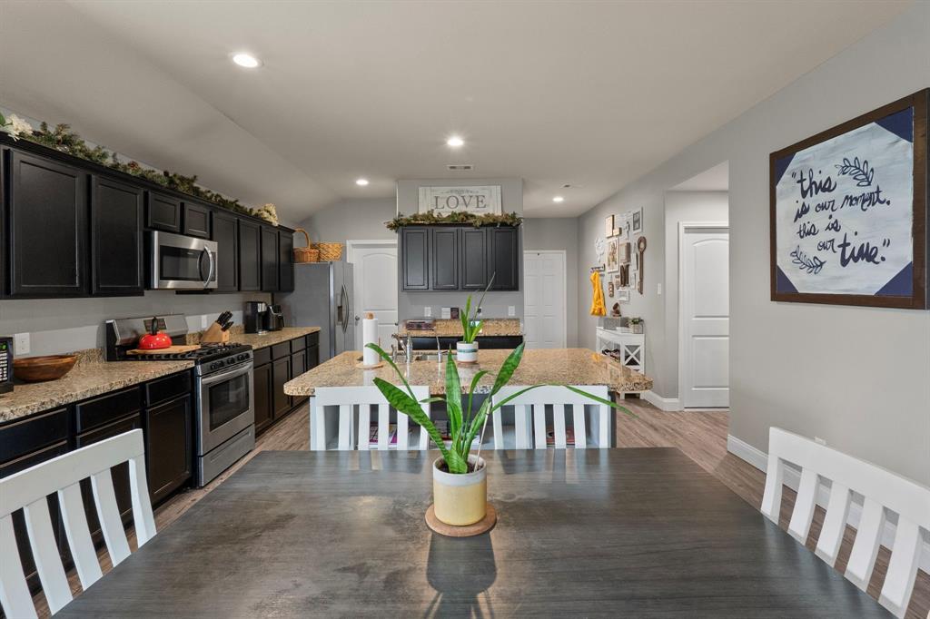 23131 Royal Tiger Road