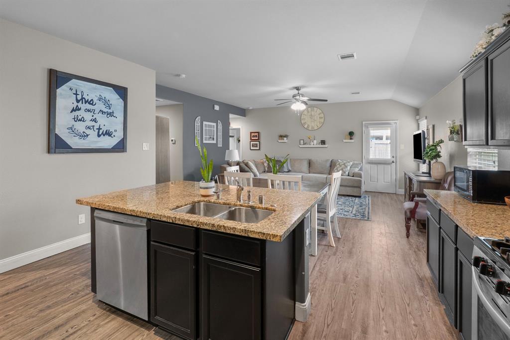 23131 Royal Tiger Road