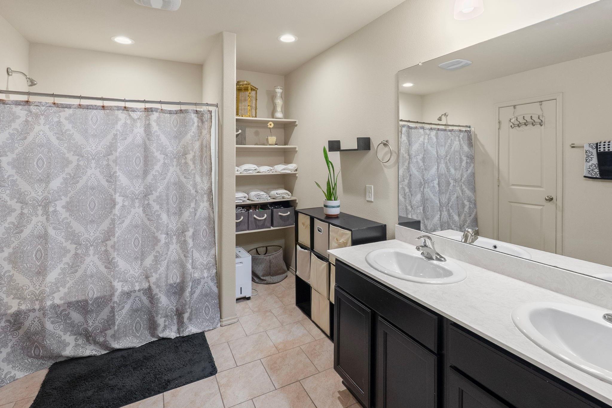 23131 Royal Tiger Road