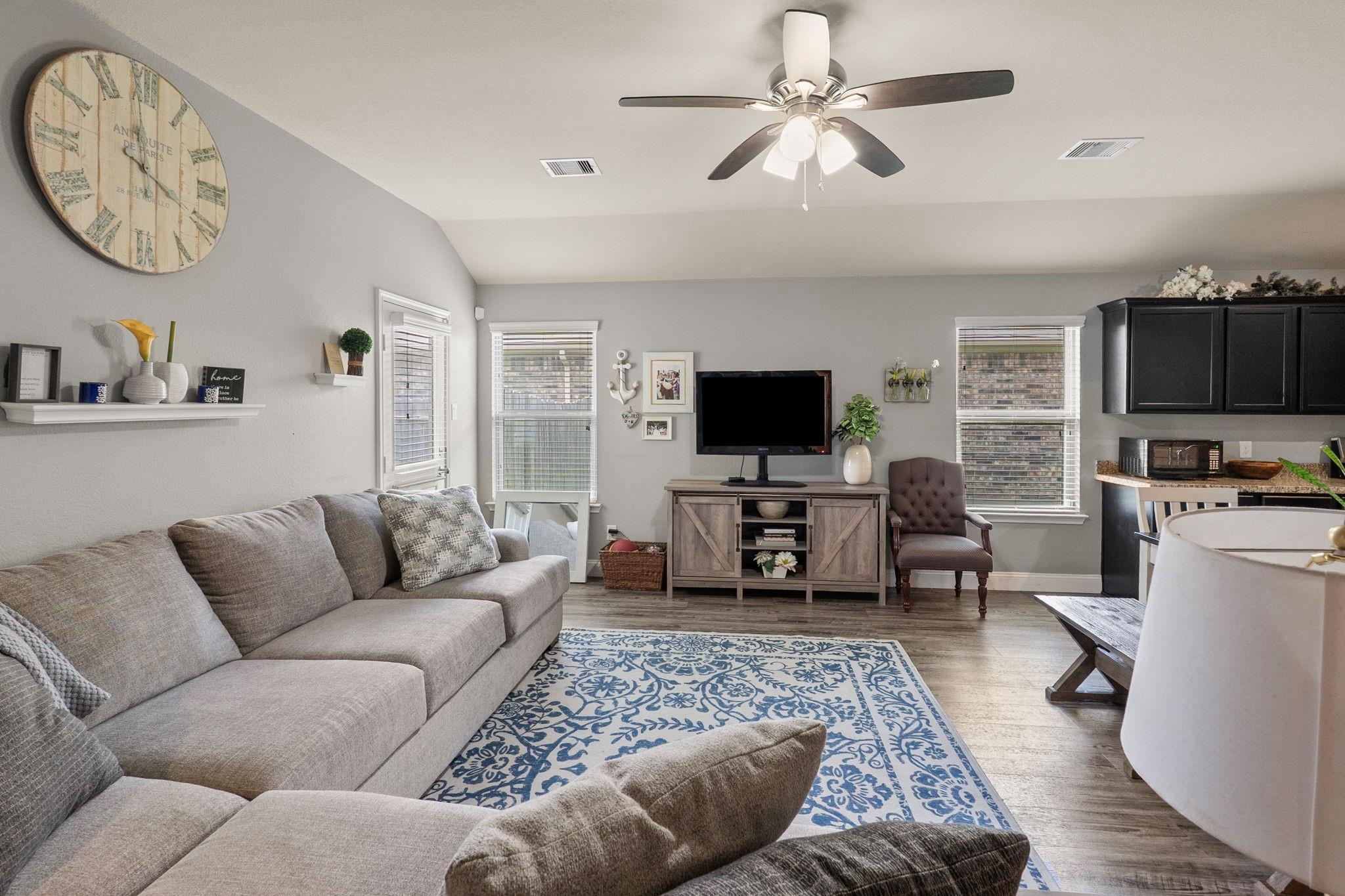 23131 Royal Tiger Road