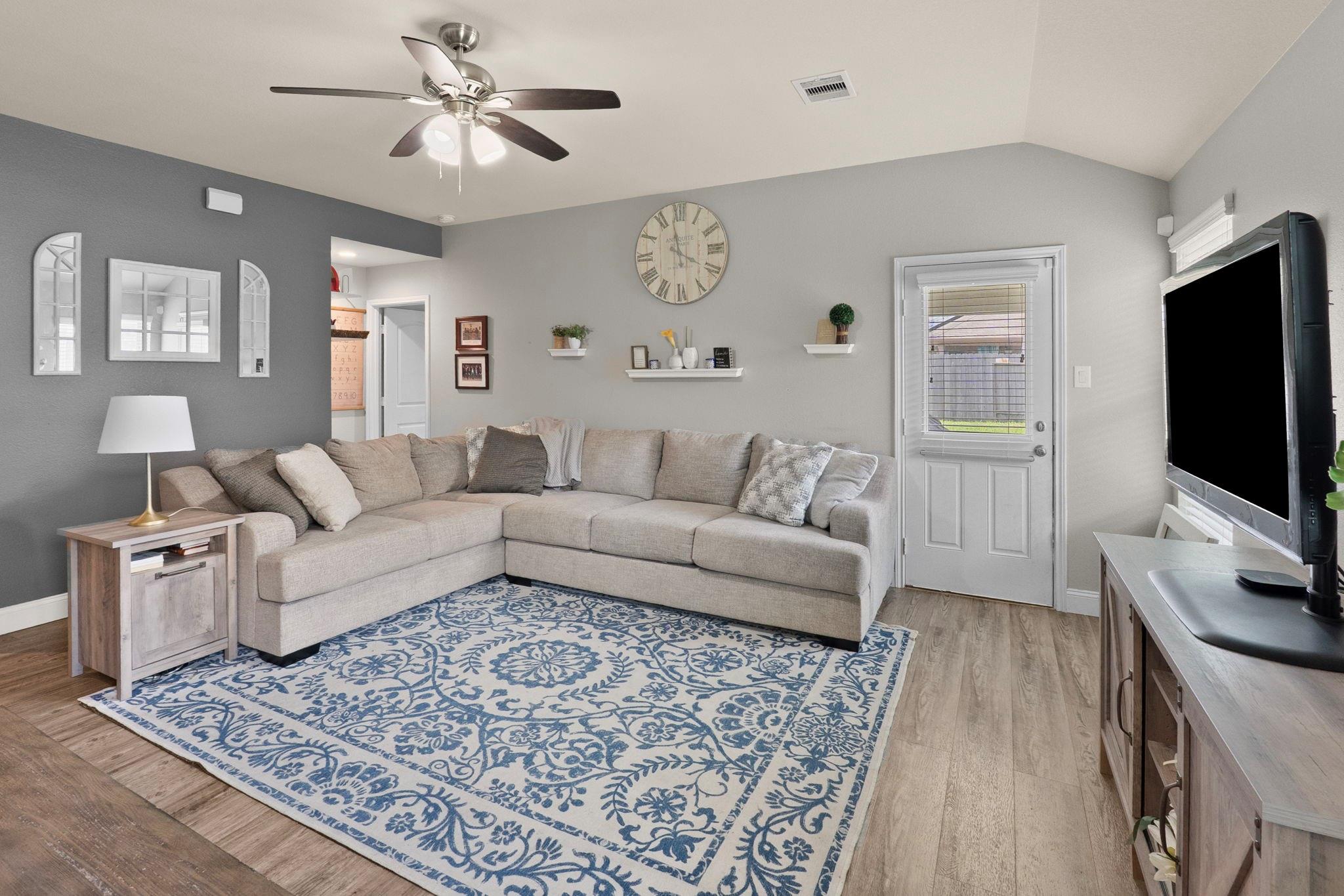 23131 Royal Tiger Road