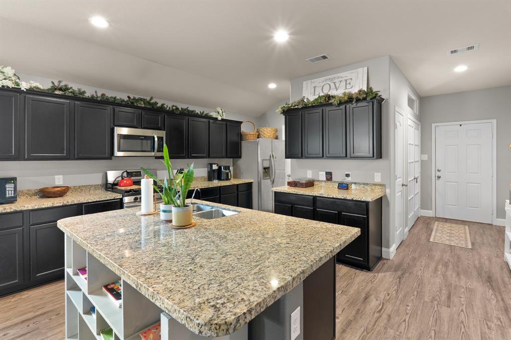23131 Royal Tiger Road