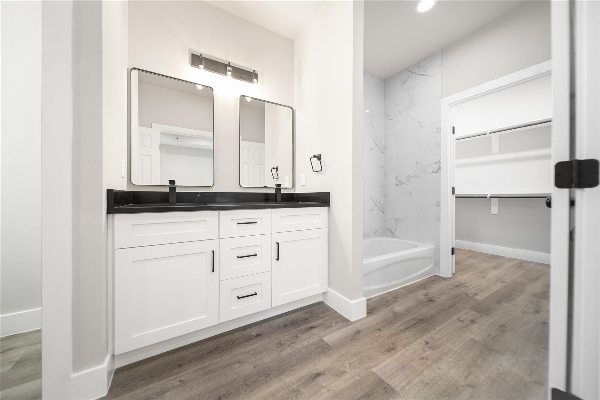 8512 Farqueson