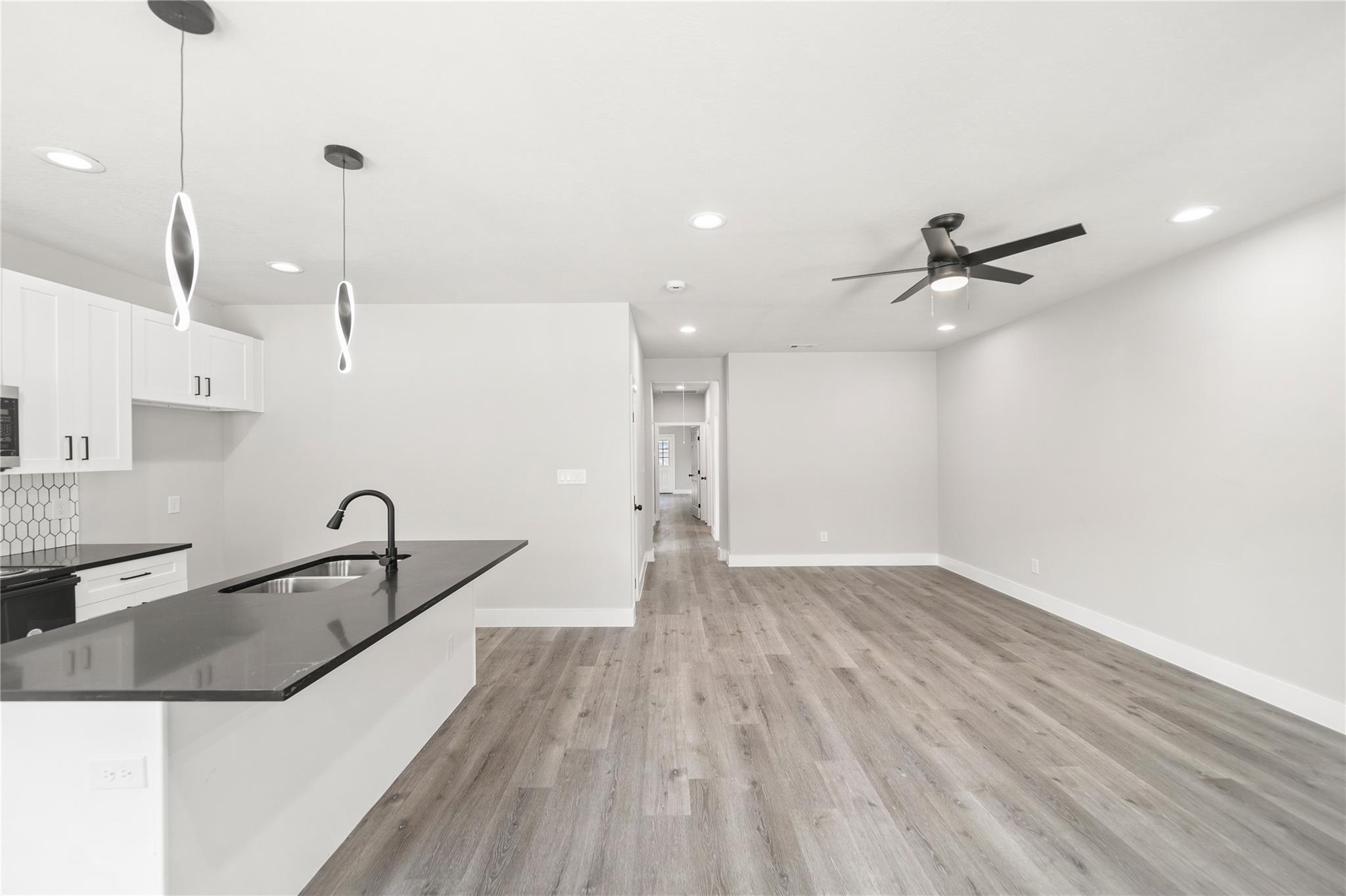 8512 Farqueson