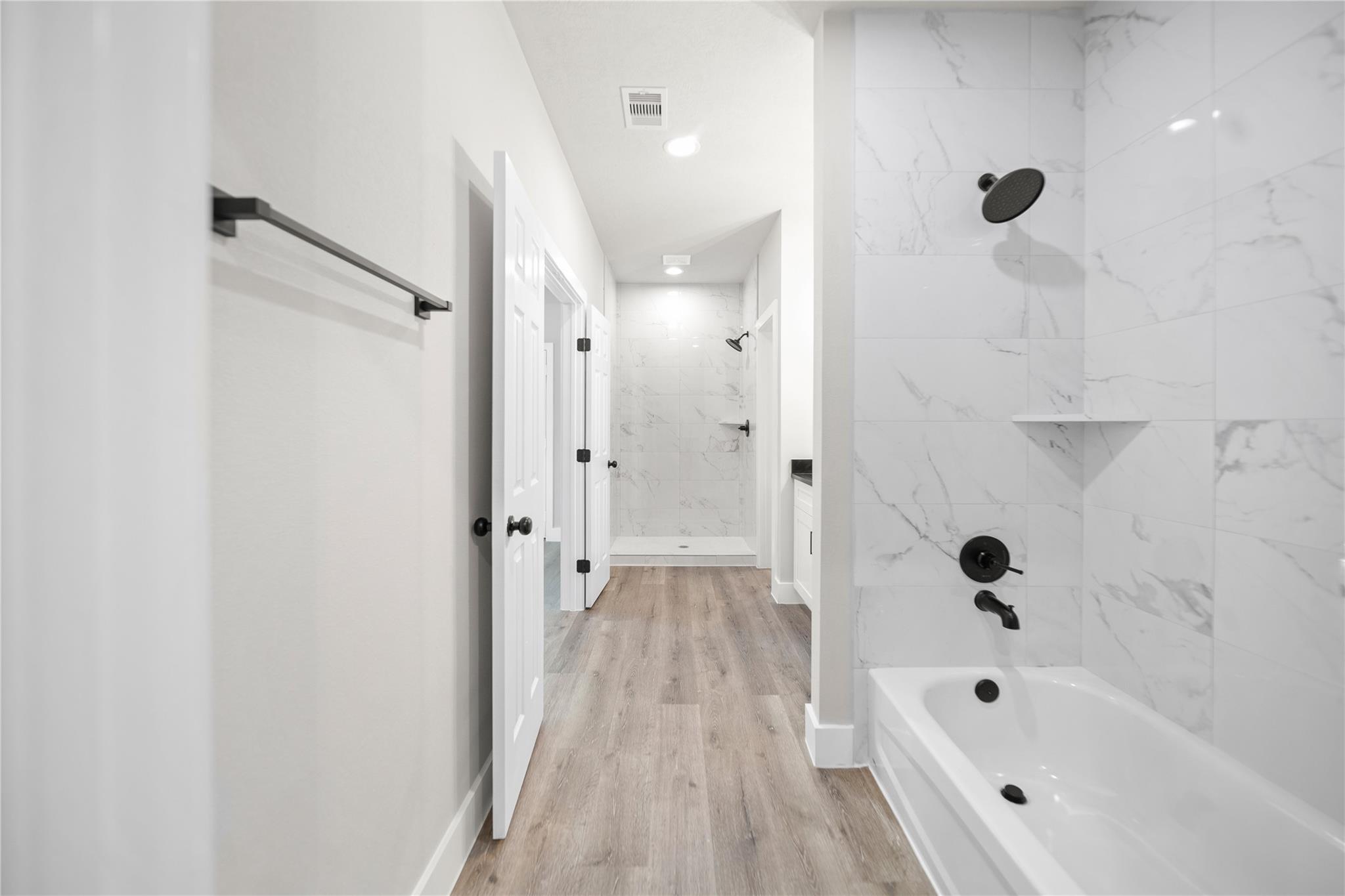 8512 Farqueson