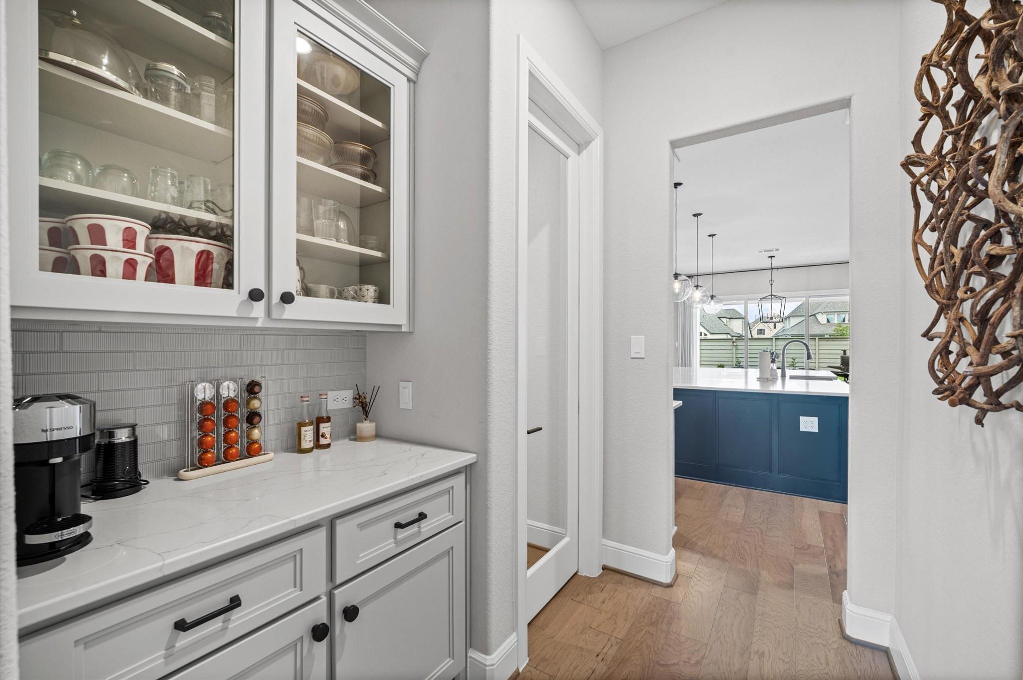 4923 Grapevine Lane