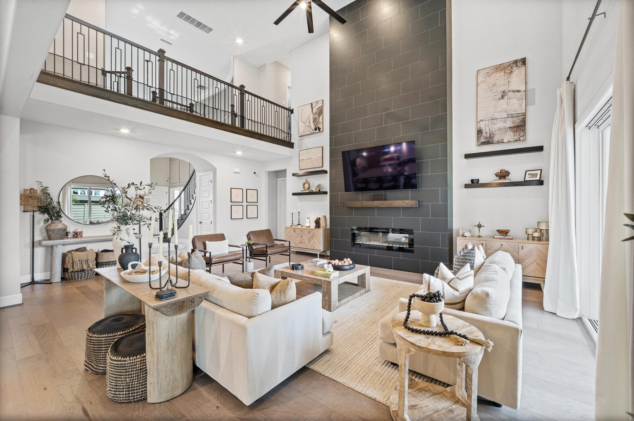 4923 Grapevine Lane