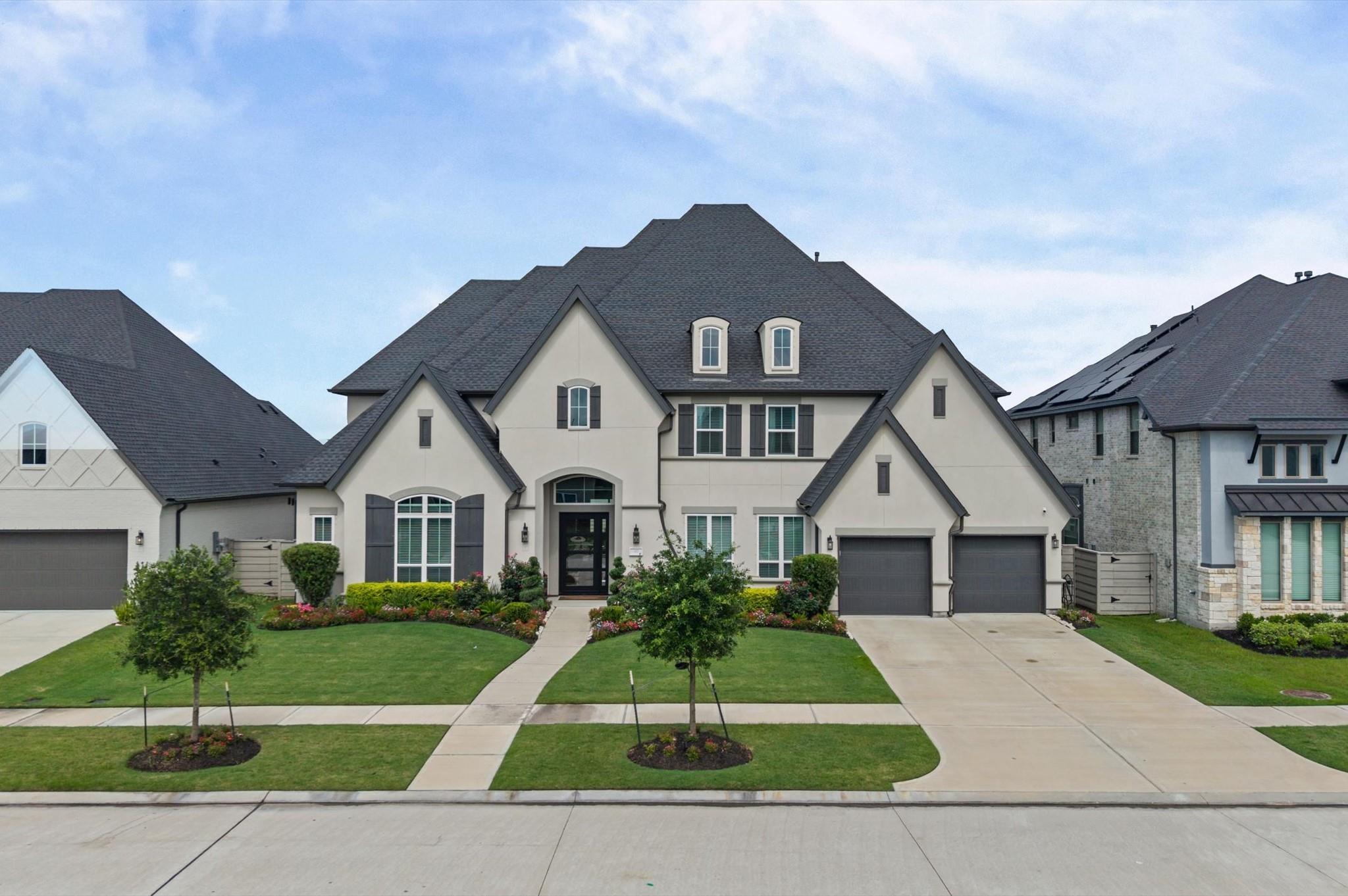 4923 Grapevine Lane