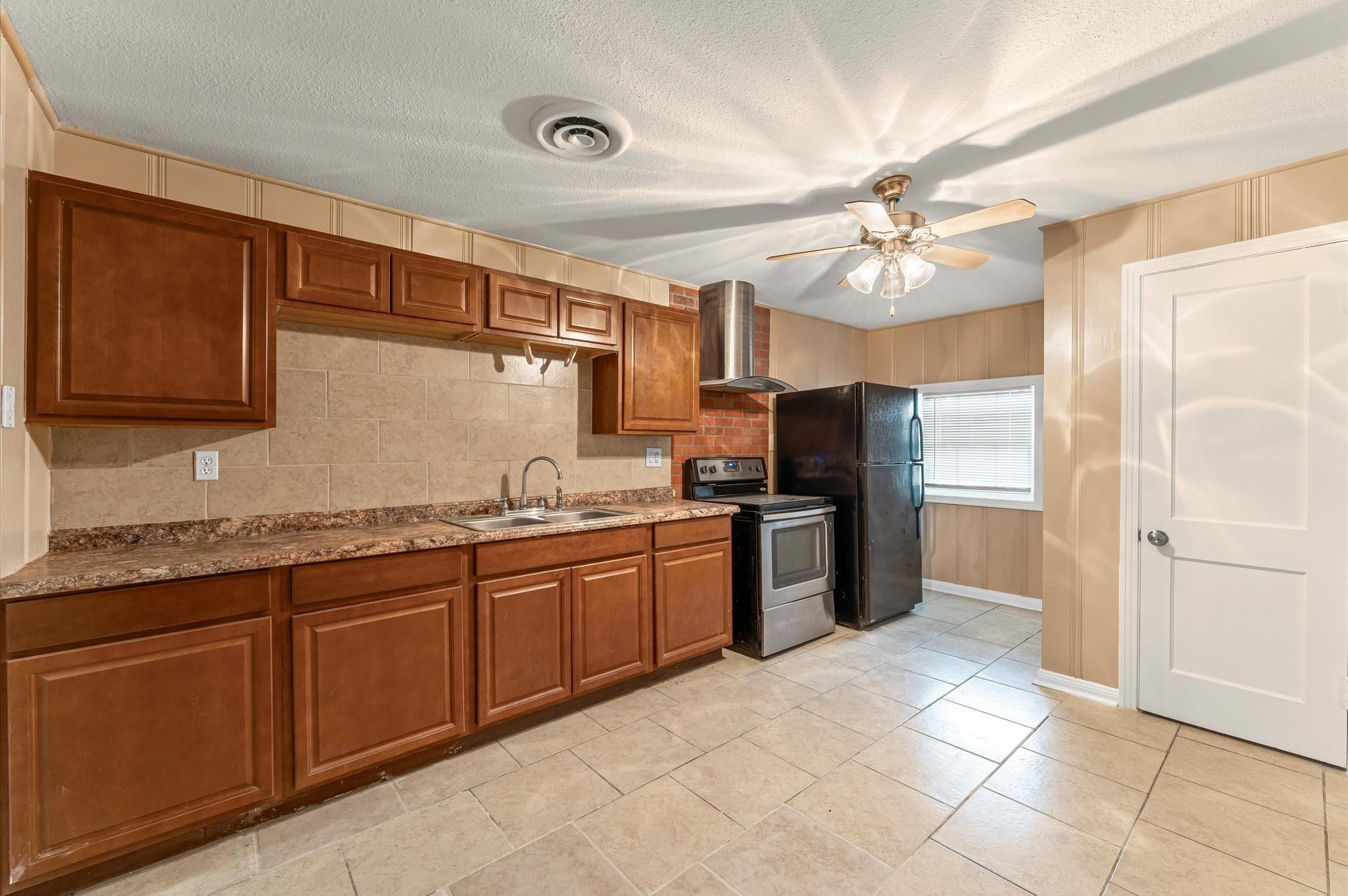 3216 Avenue I # A