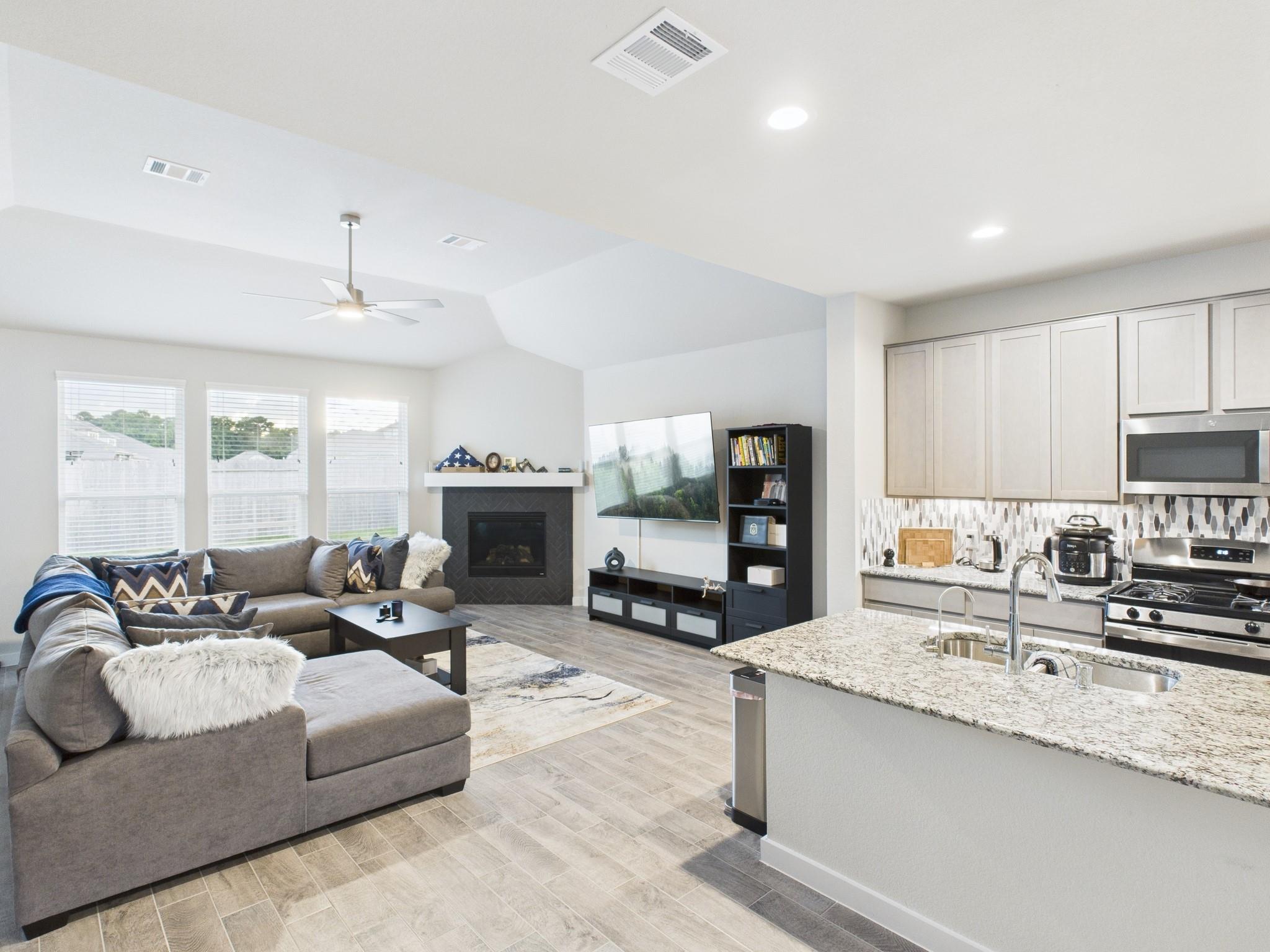 11823 Maple Oak Drive