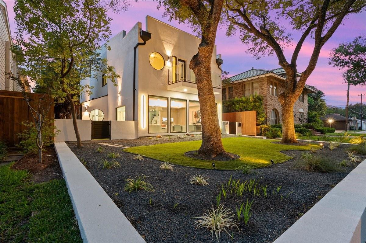 2135 Quenby Street, Houston