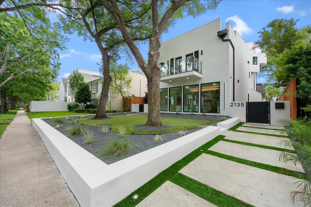 2135 Quenby Street, Houston