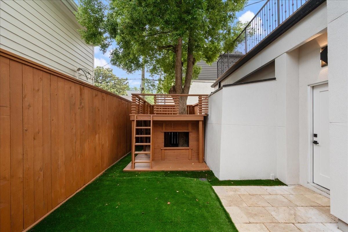 2135 Quenby Street, Houston