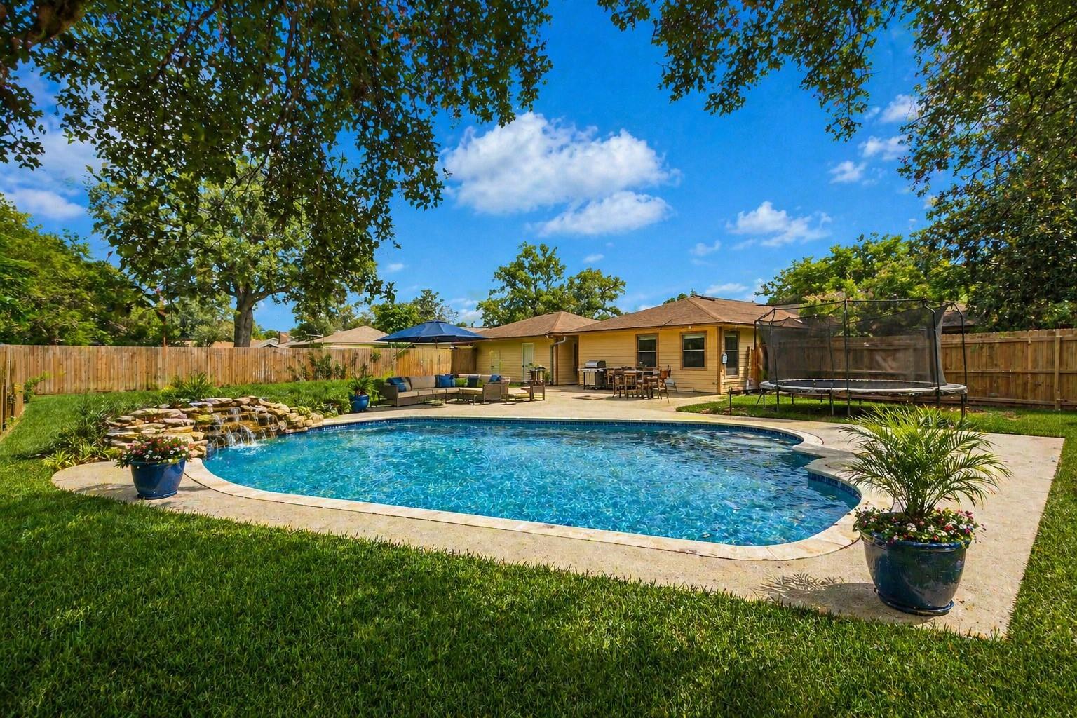 313 Linden Lane