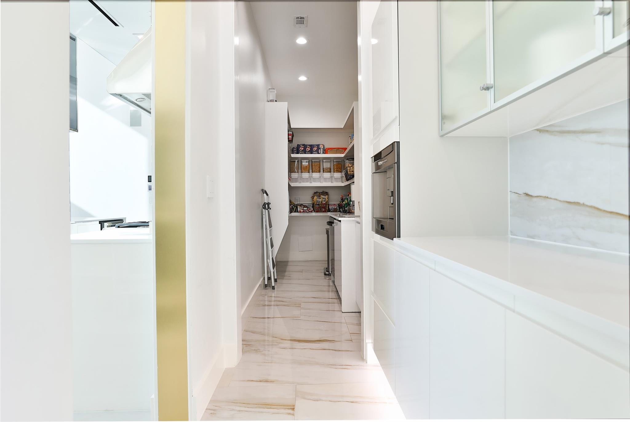 11905 Barryknoll Lane