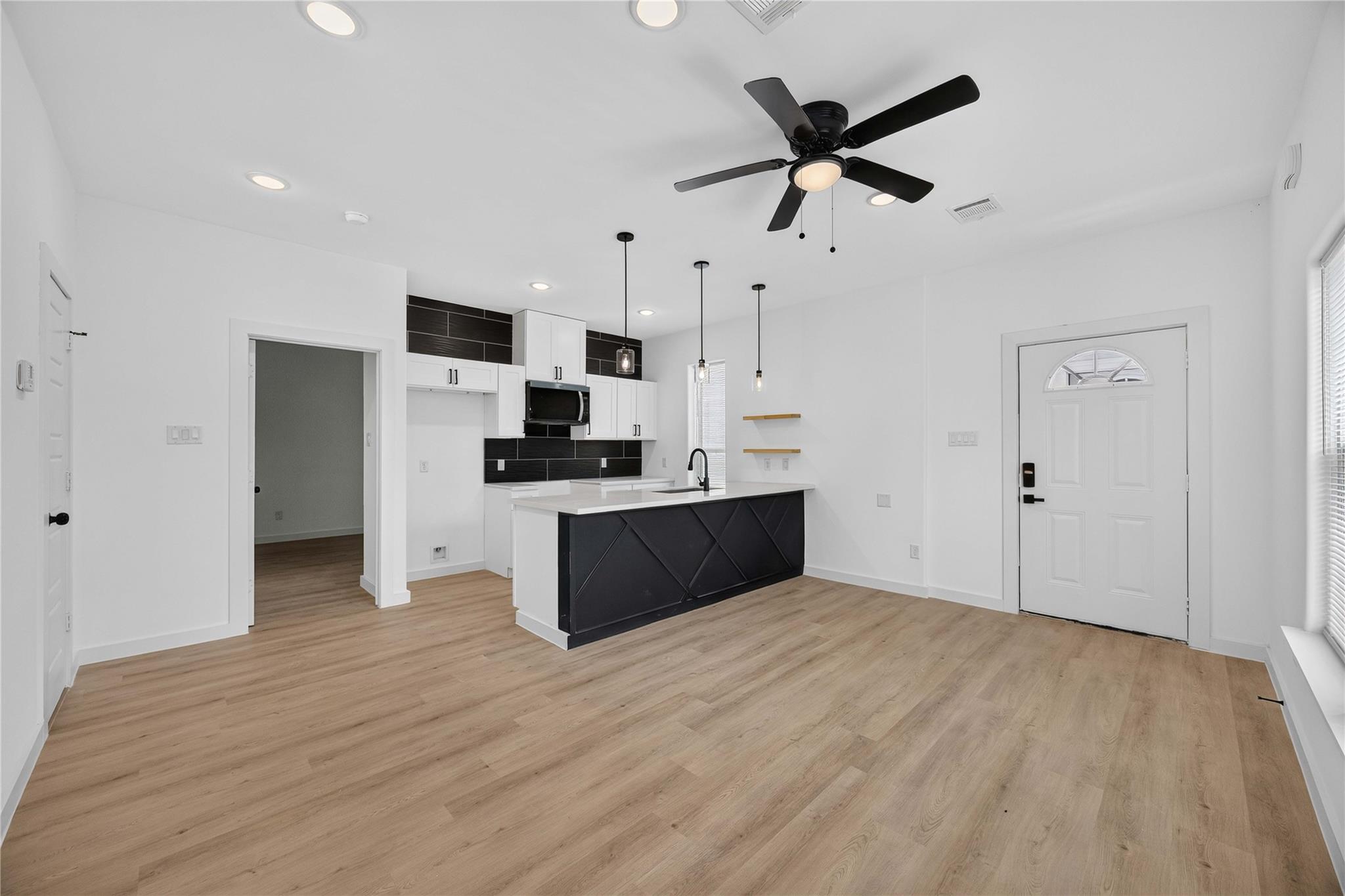 8208 Sterlingshire Street Unit: A/B