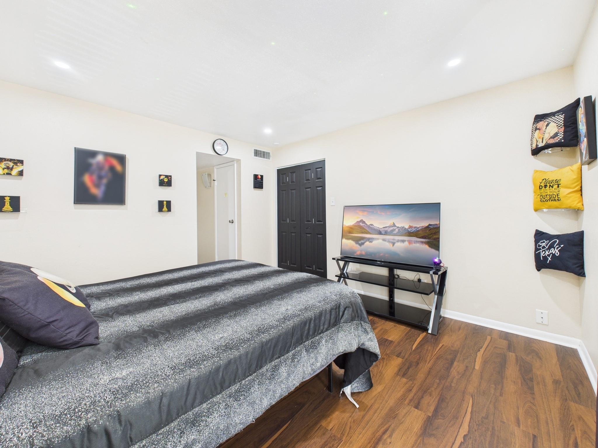 2814 S Bartell Drive # 32