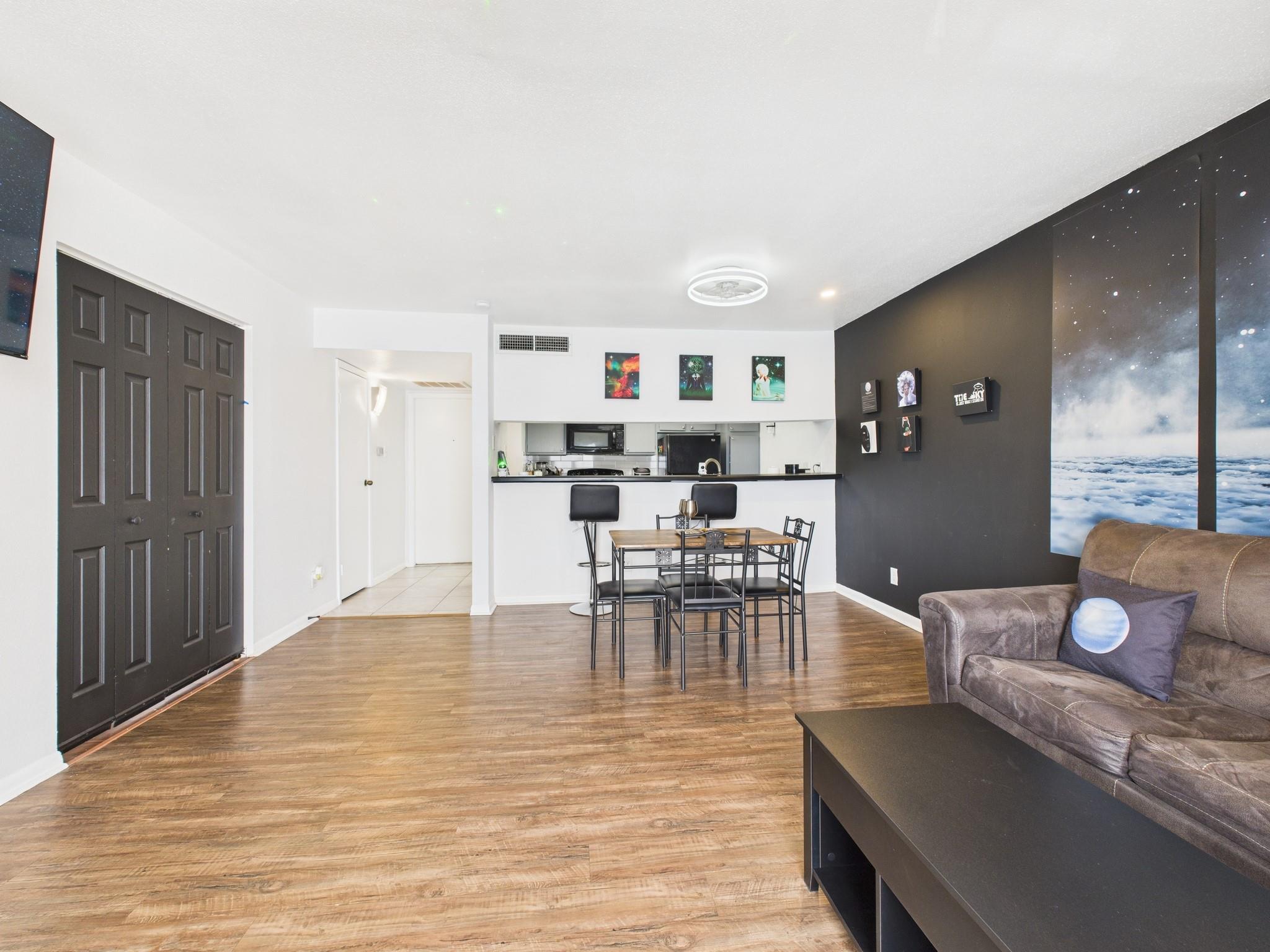 2814 S Bartell Drive # 32