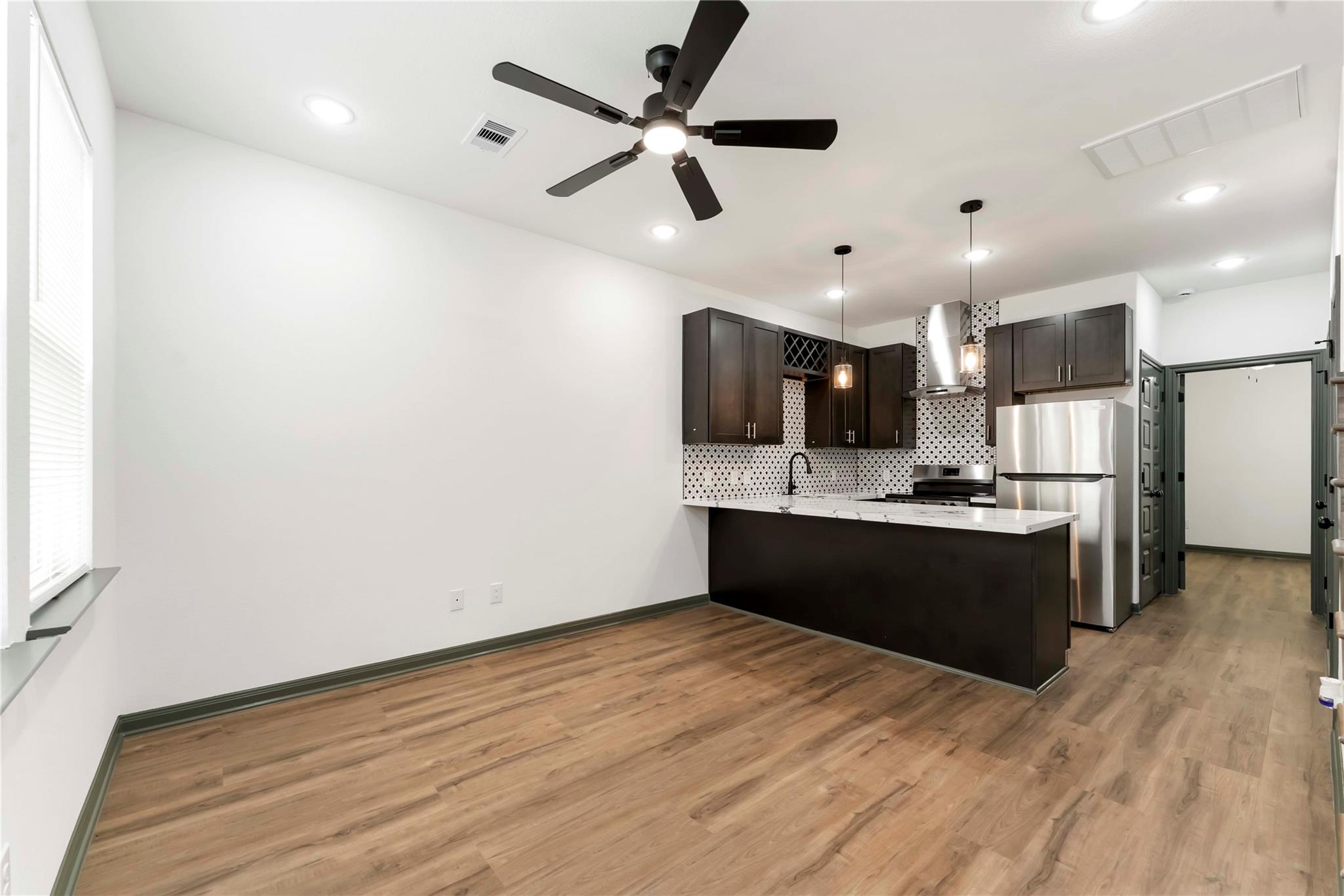 7987 Chateau Street # D, Houston Unit: D