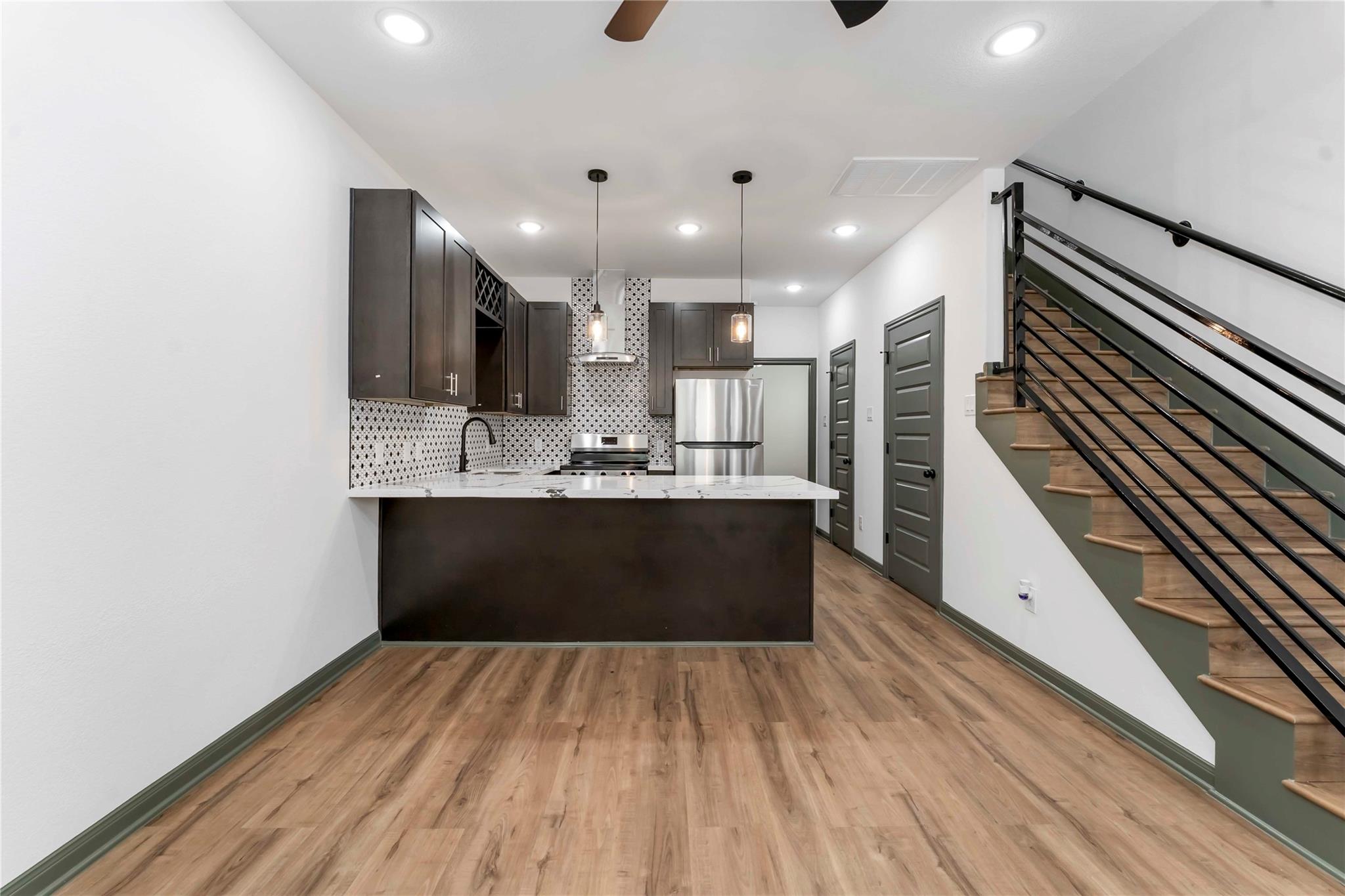 7987 Chateau Street # D, Houston Unit: D