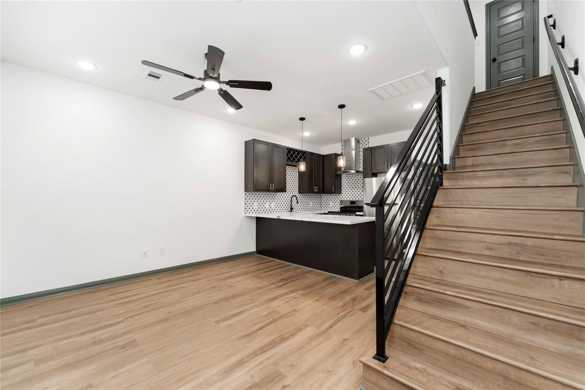 7987 Chateau Street # D, Houston Unit: D