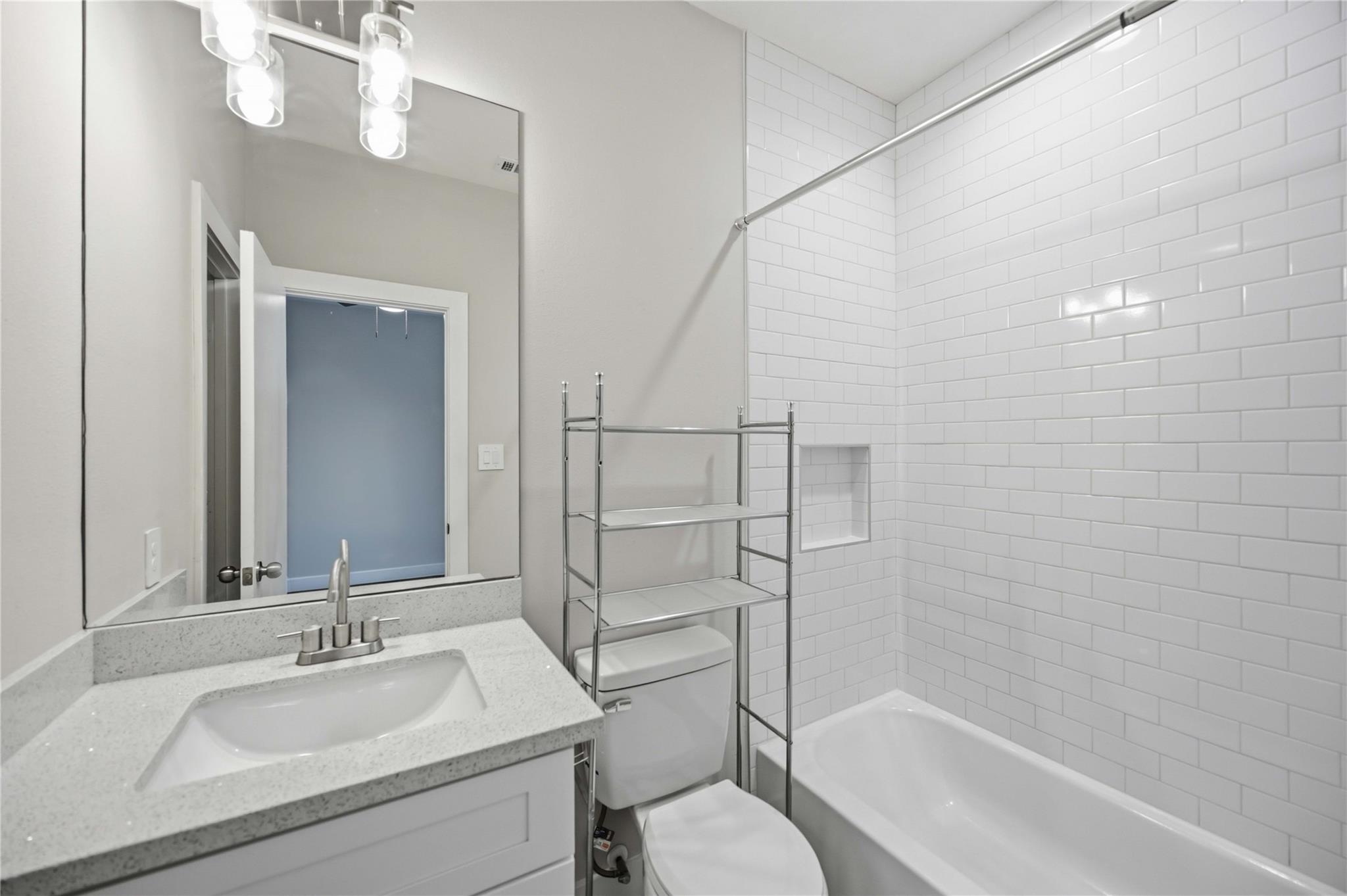 5329 Higgins Street Unit: A/B