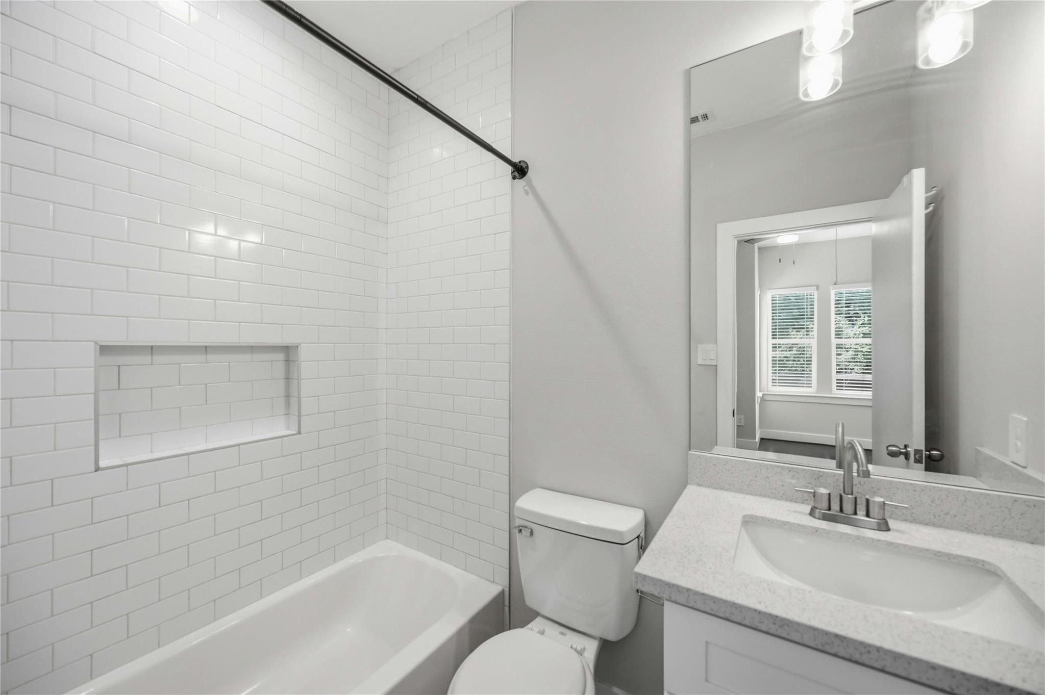 5329 Higgins Street Unit: A/B