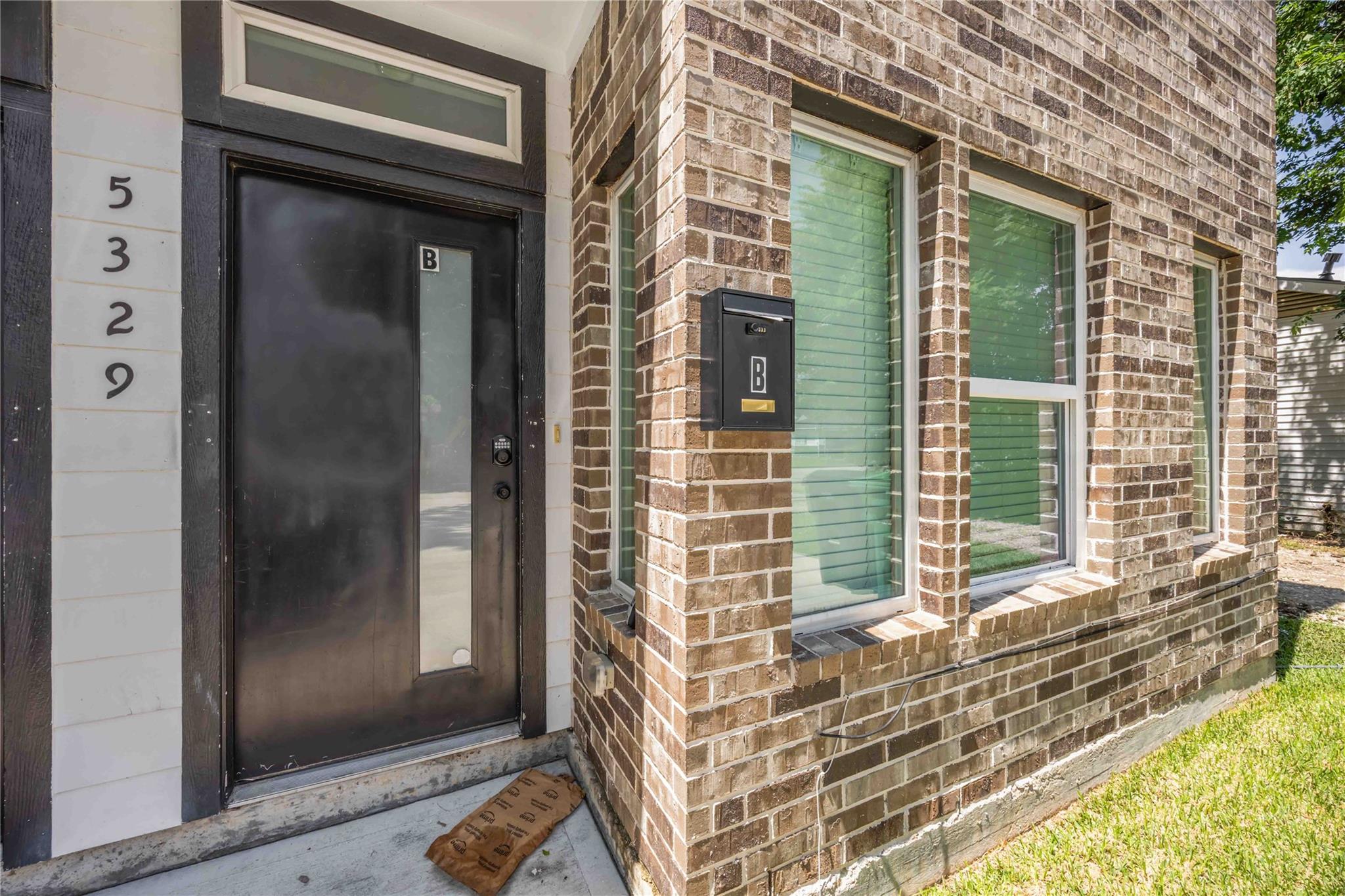 5329 Higgins Street Unit: A/B