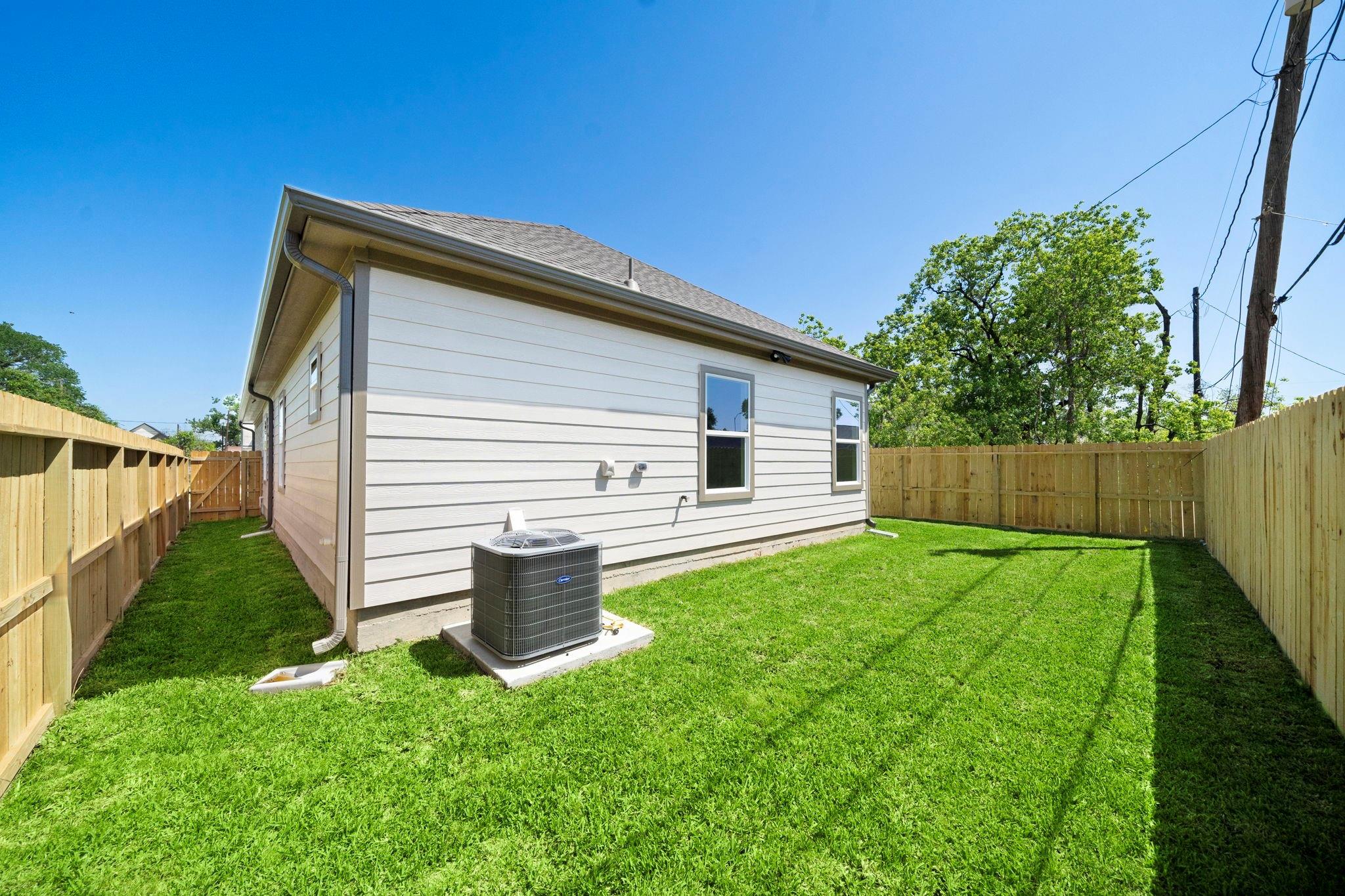 7714 N Howton Street