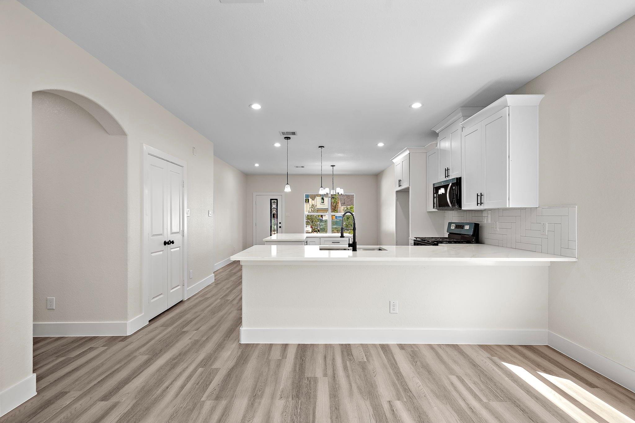 7714 N Howton Street