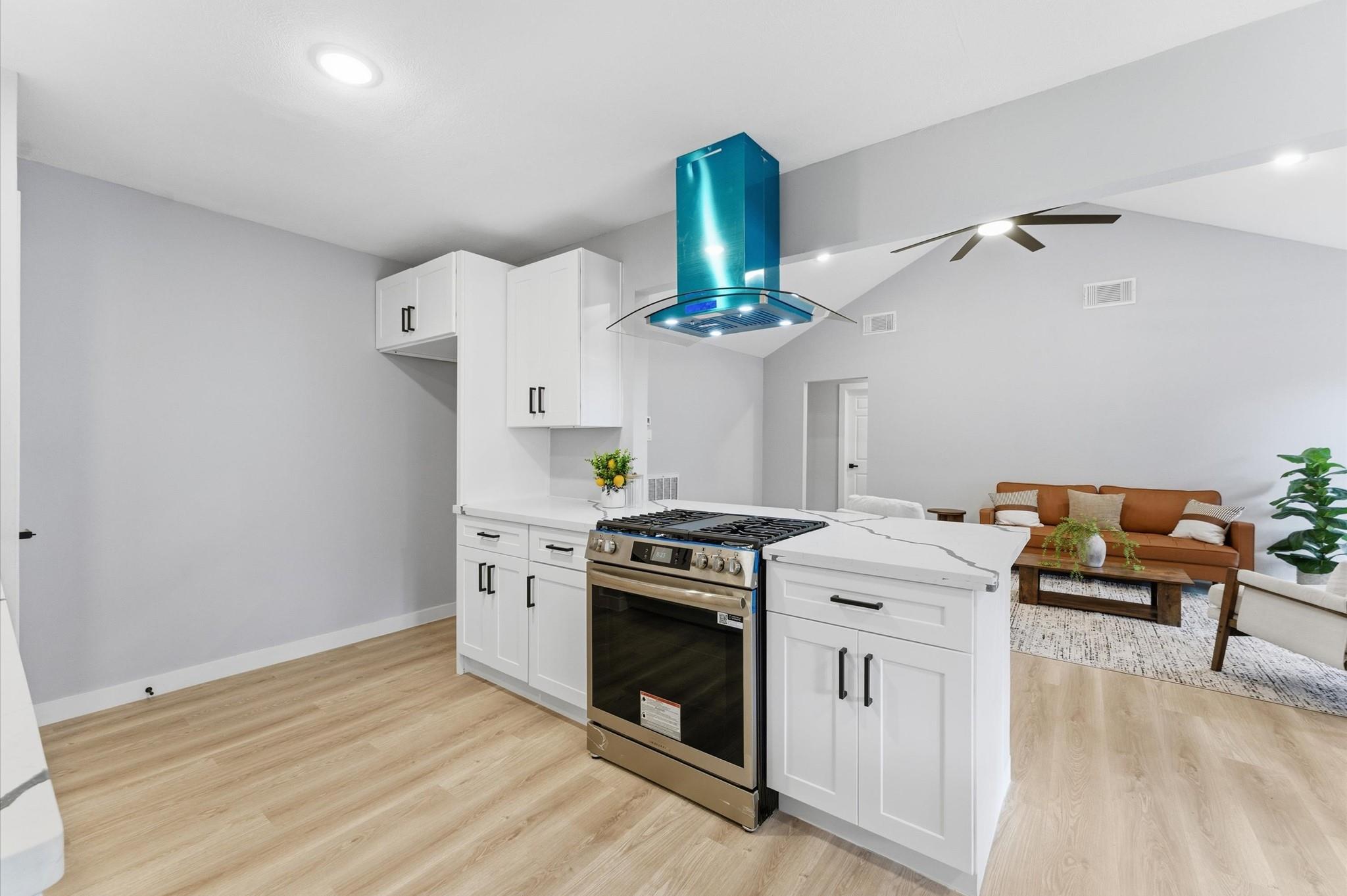 30 N Drifting Leaf Court