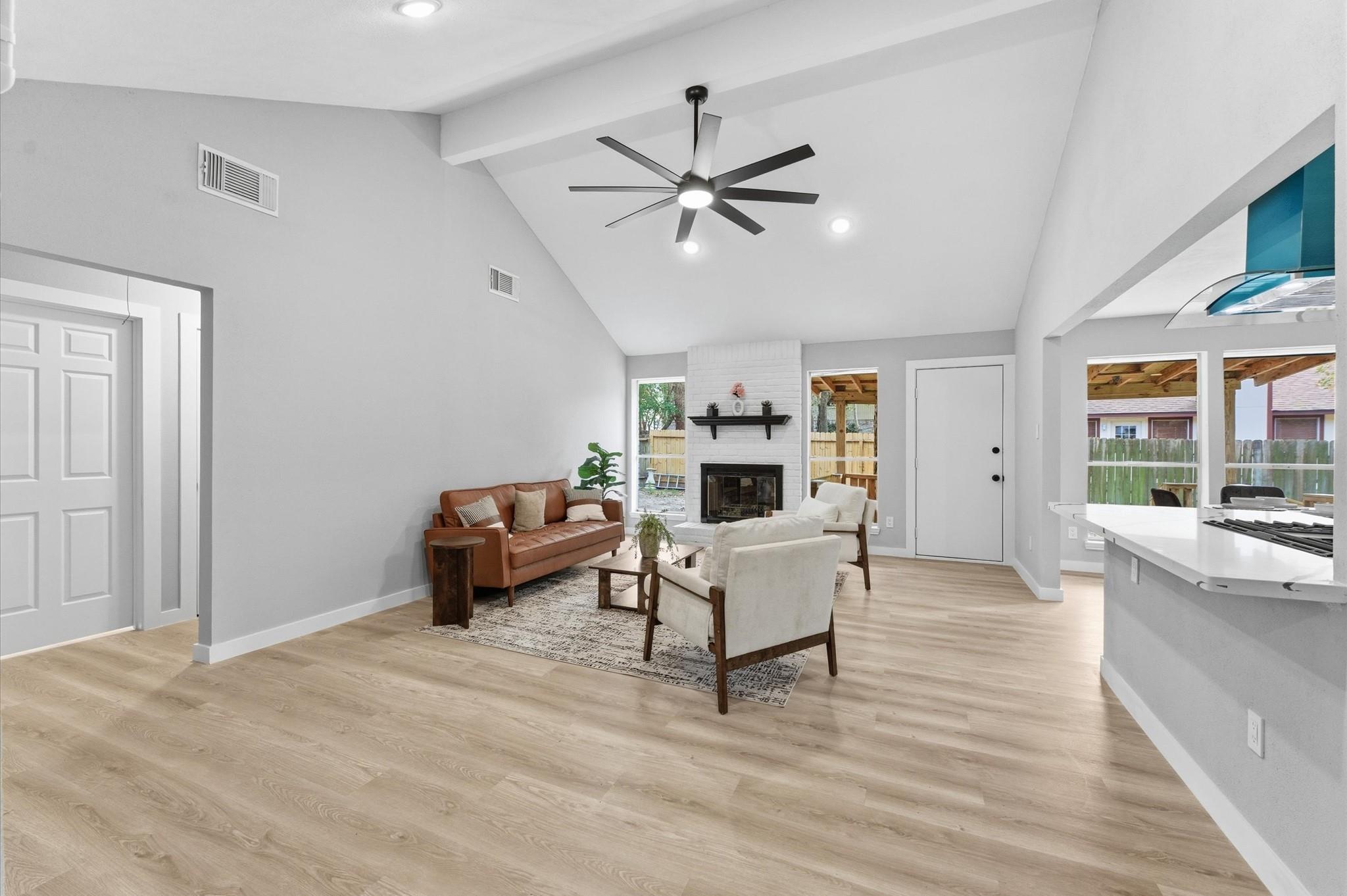 30 N Drifting Leaf Court