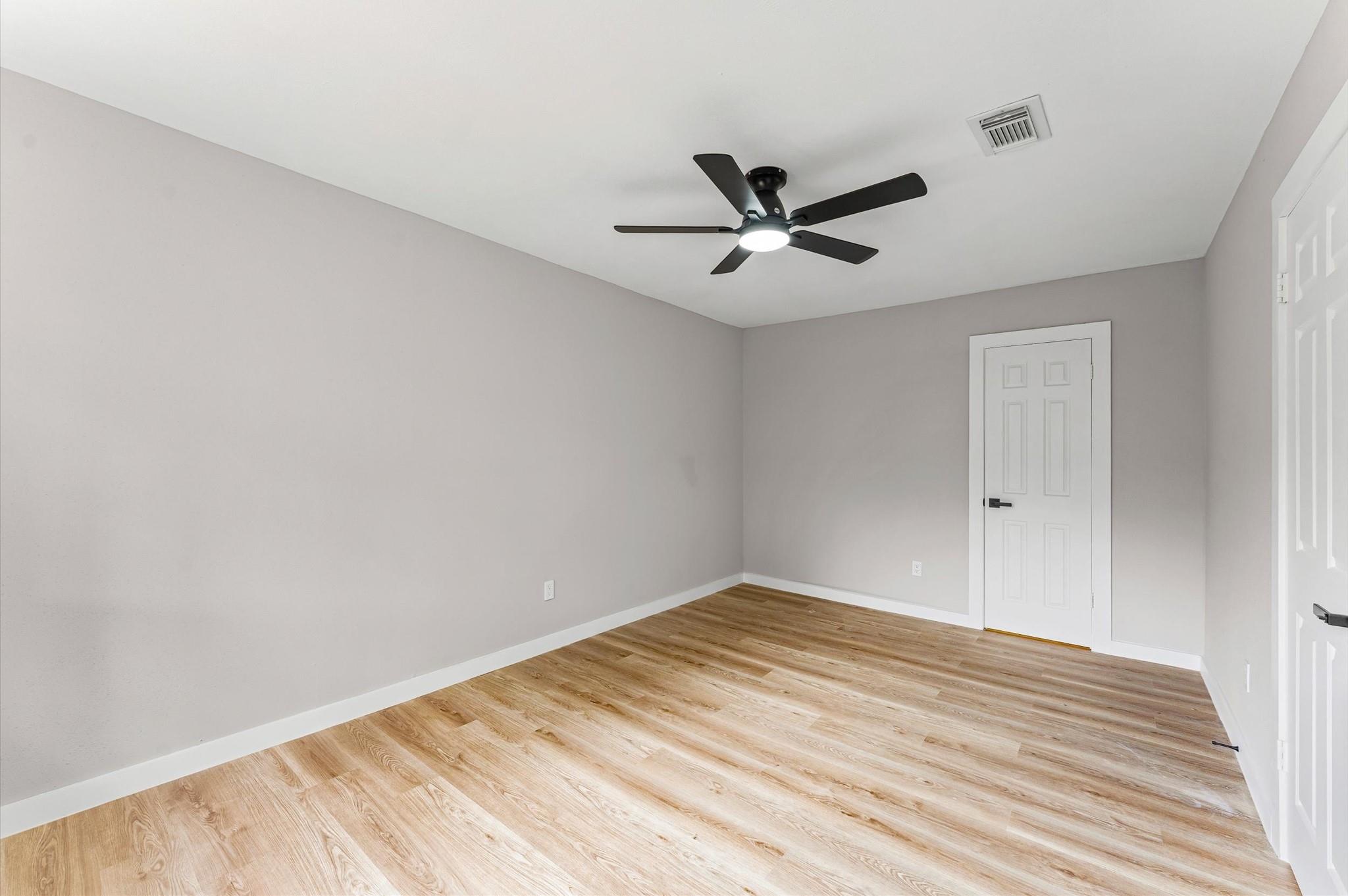 30 N Drifting Leaf Court