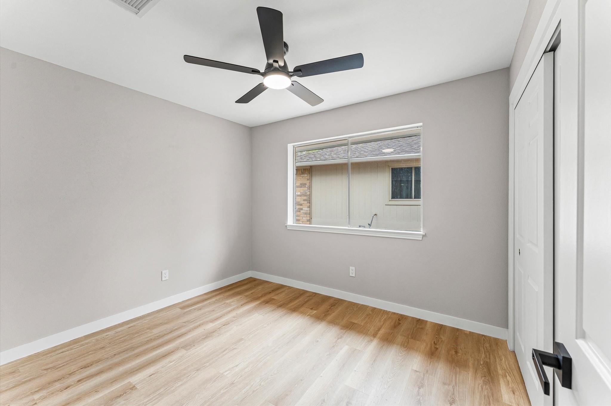 30 N Drifting Leaf Court