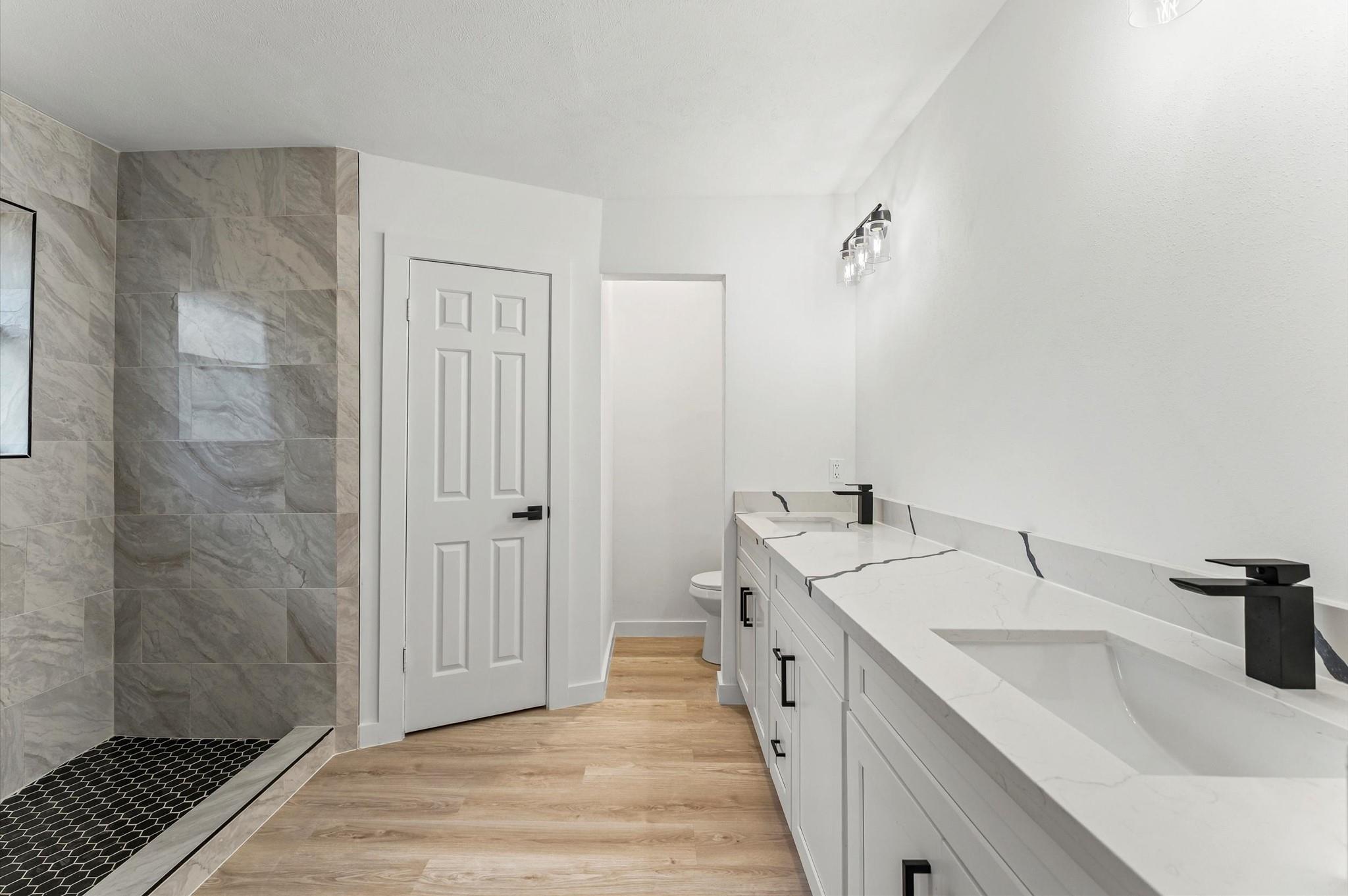 30 N Drifting Leaf Court