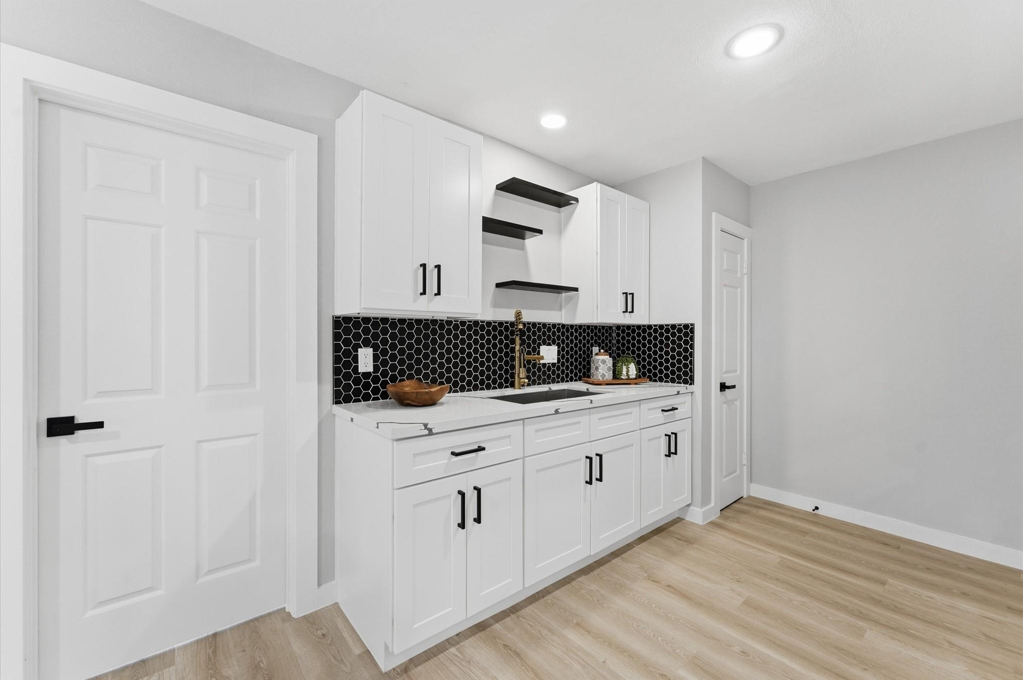 30 N Drifting Leaf Court