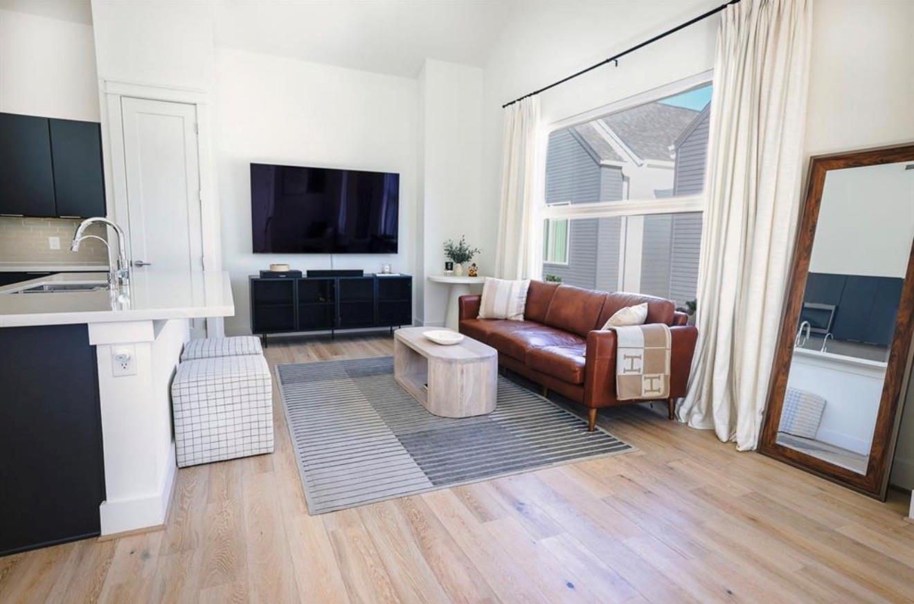 1141 W 17th Street # B